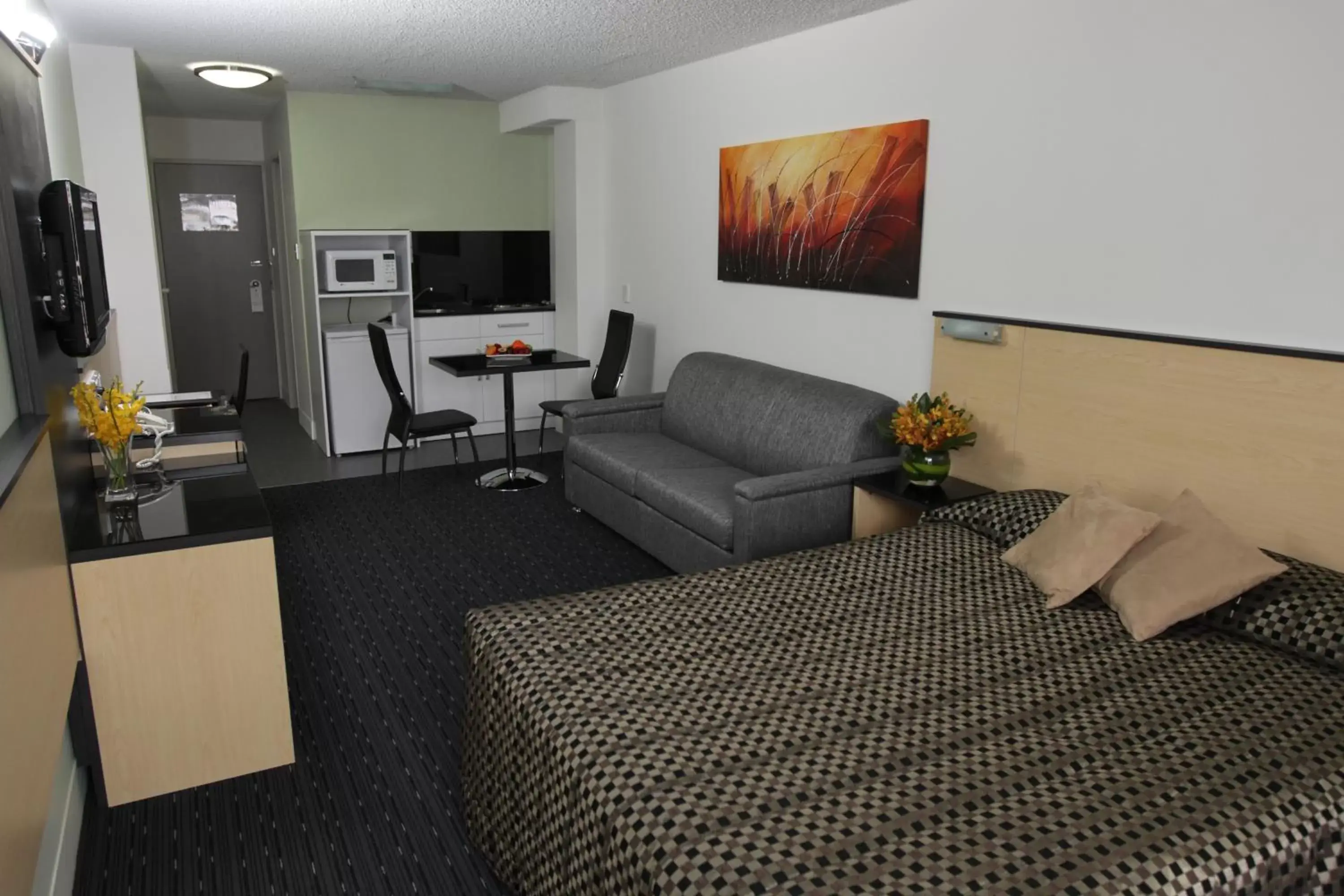 Photo of the whole room, Seating Area in Comfort Inn & Suites Goodearth Perth