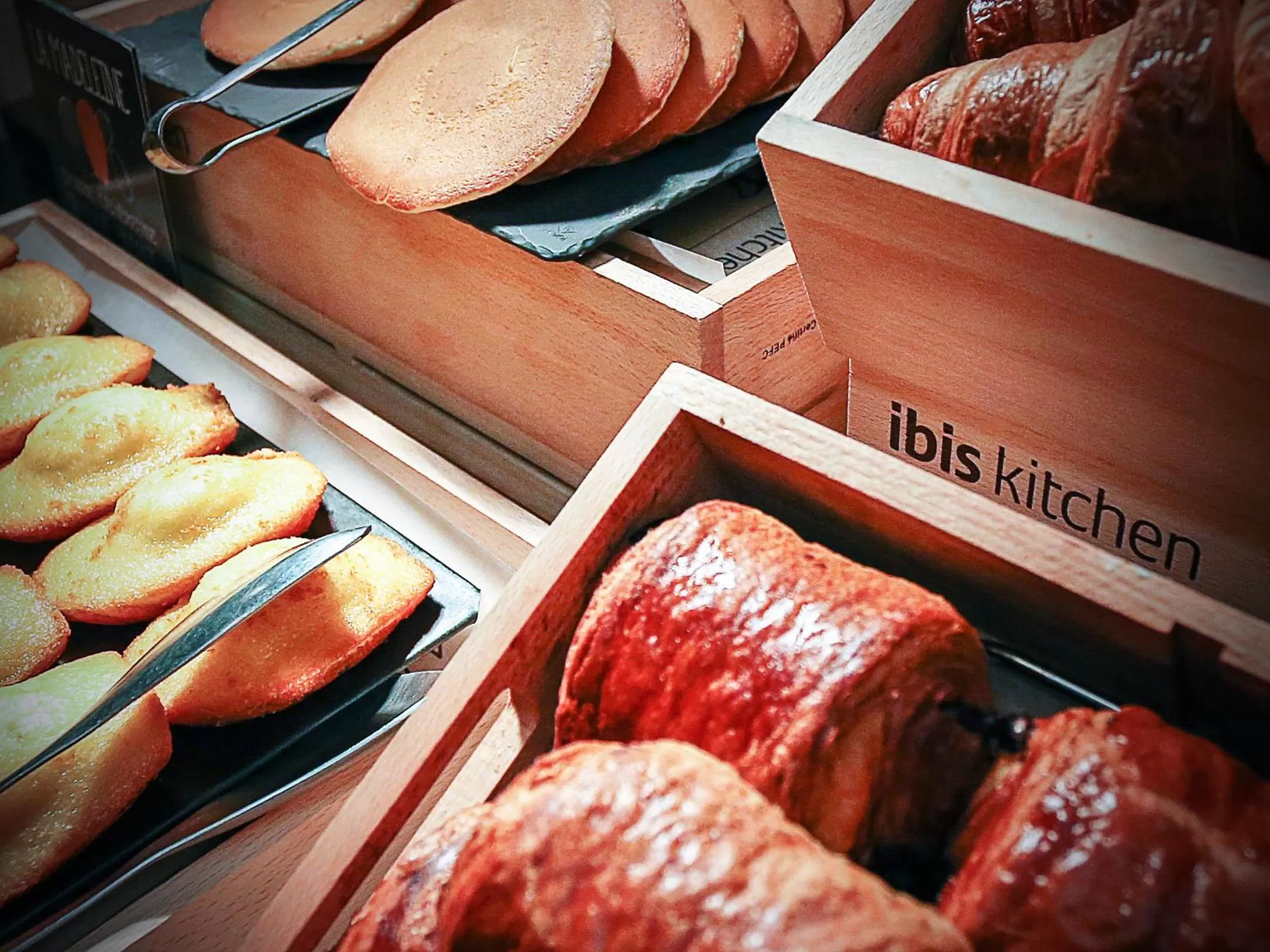 Buffet breakfast in ibis Montpellier Centre Polygone