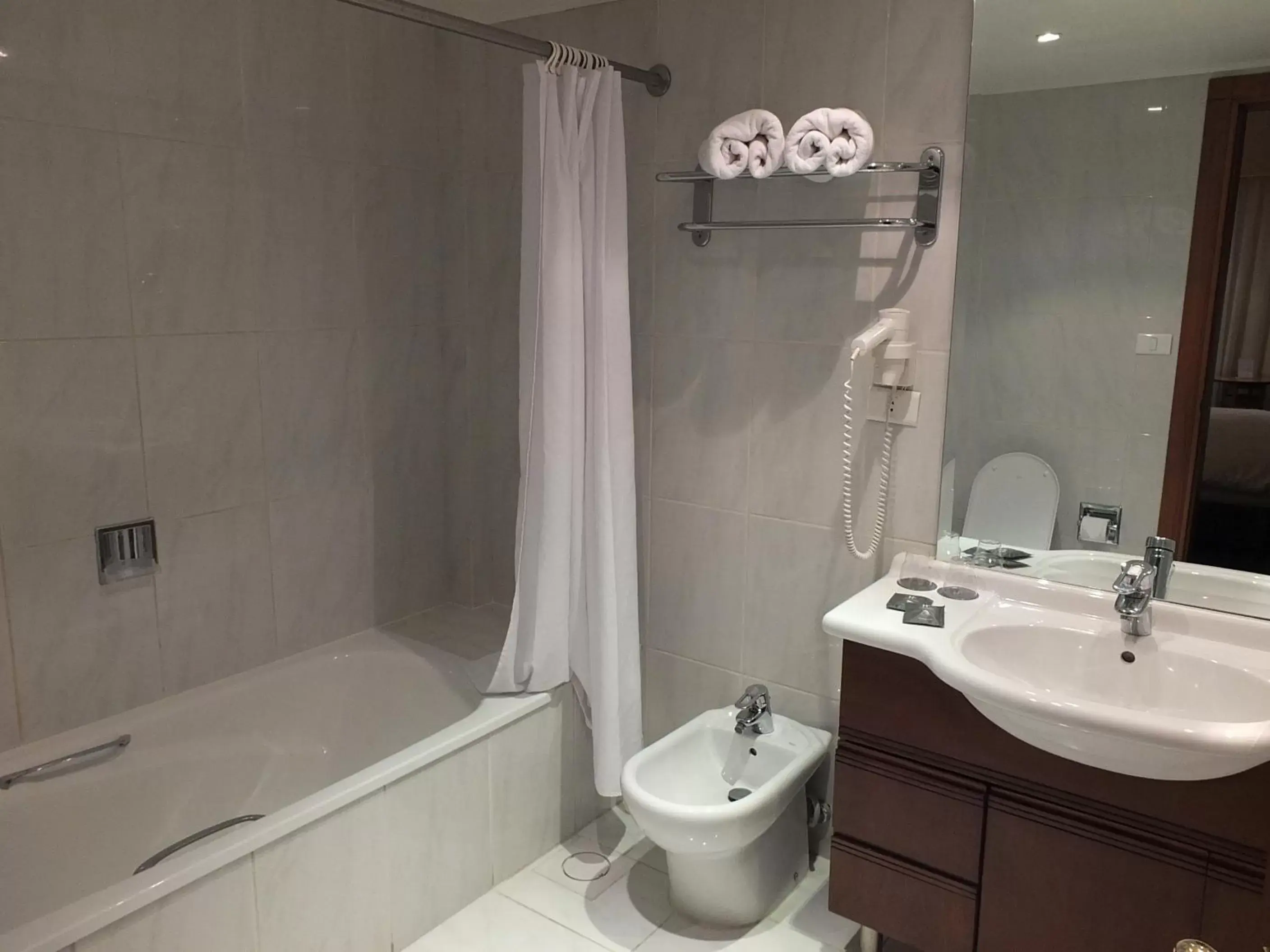 Day, Bathroom in Plaza Hotel Beirut