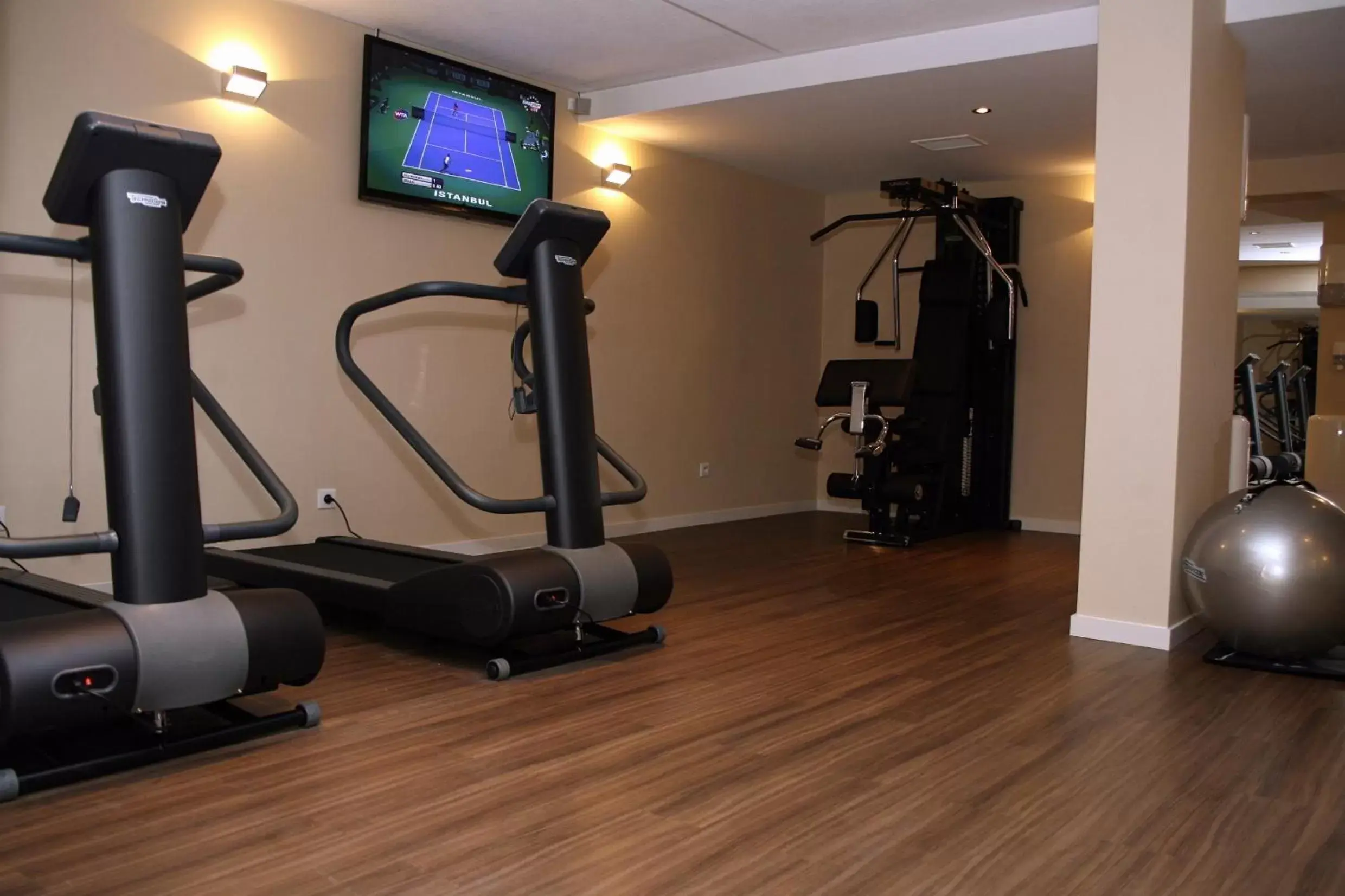 Fitness centre/facilities, Fitness Center/Facilities in Hotel Charleroi Airport - Van Der Valk