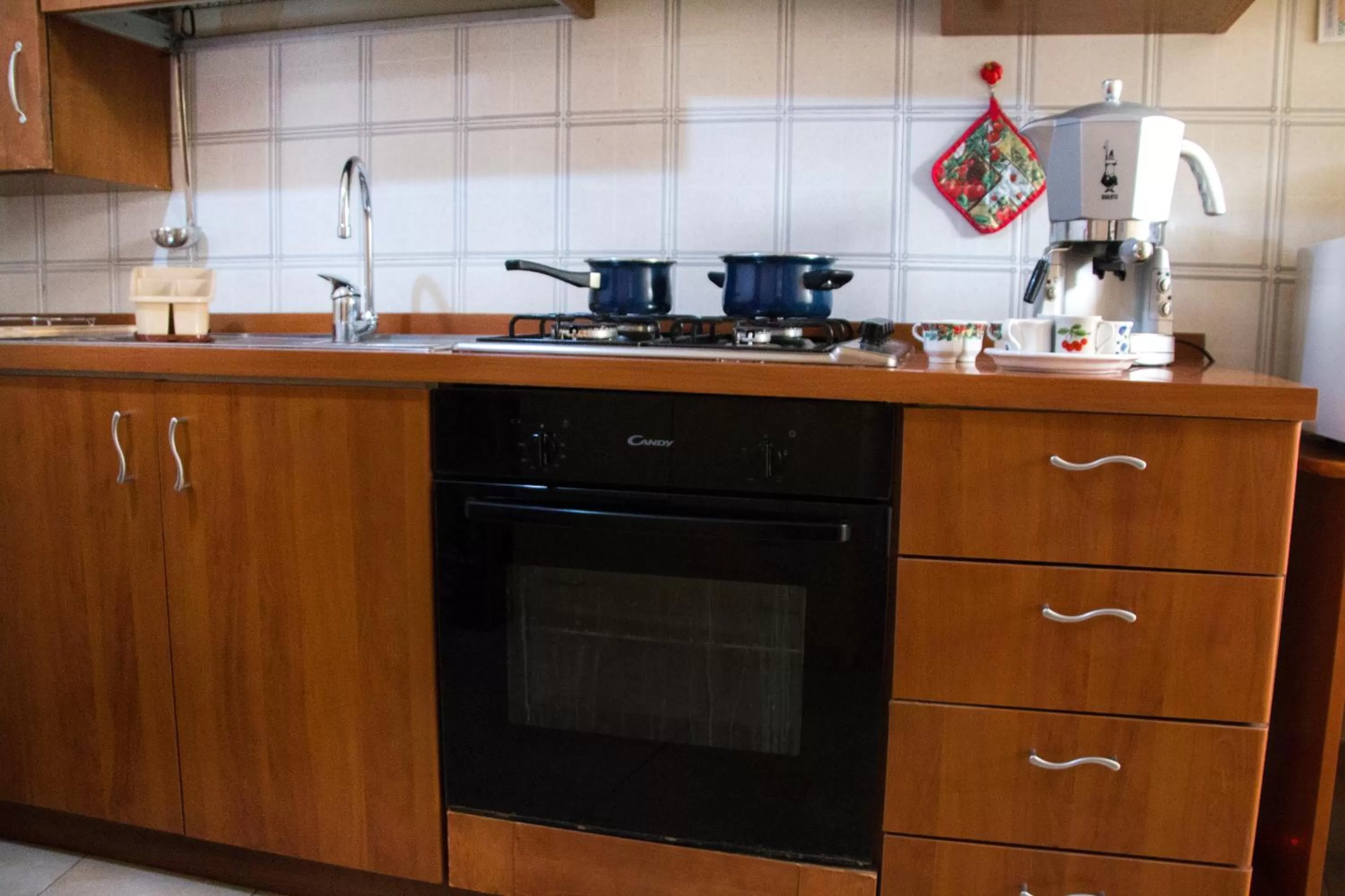 Kitchen or kitchenette, Kitchen/Kitchenette in B&B Carbonara Napoli