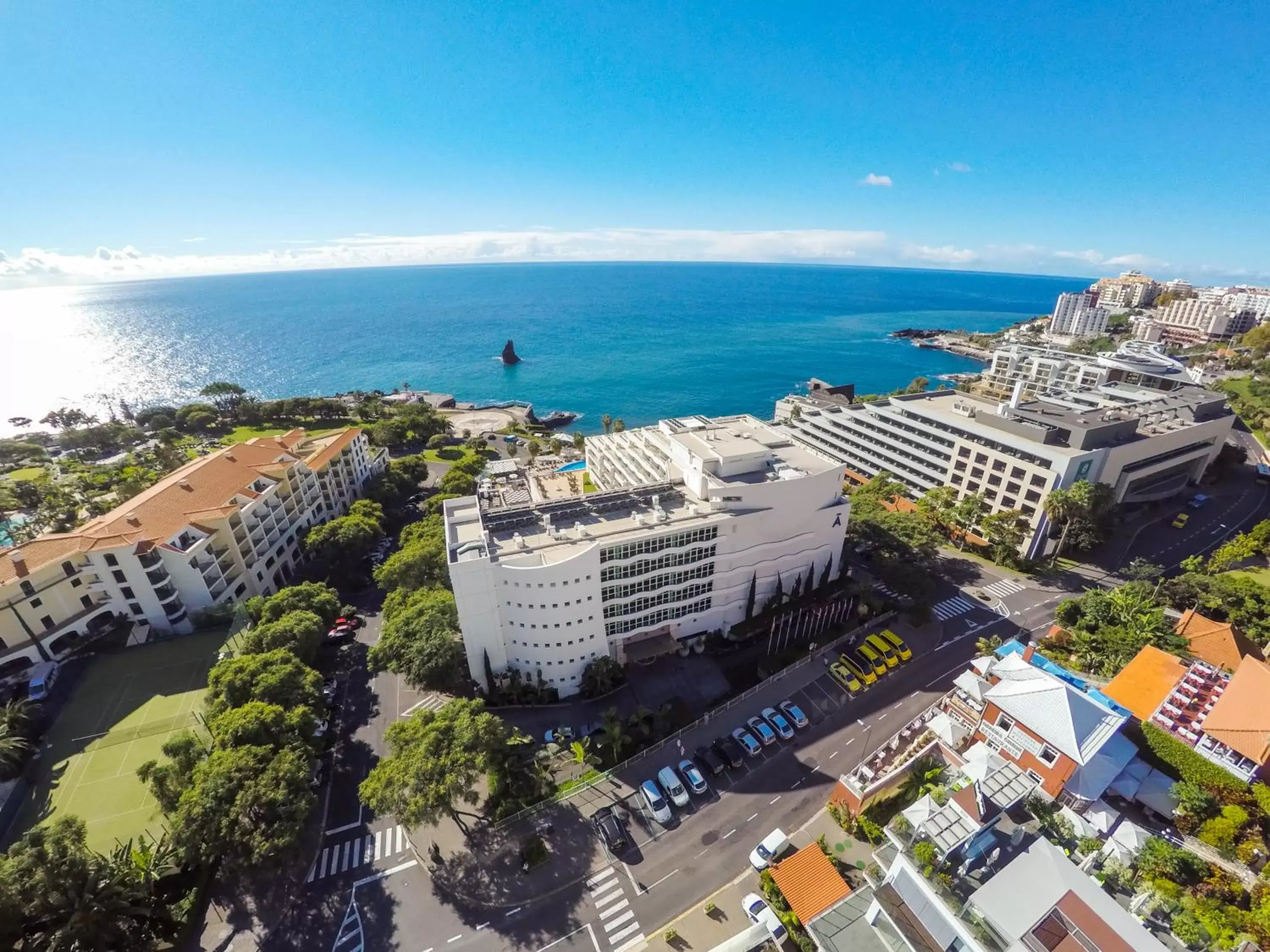 Property building, Bird's-eye View in Melia Madeira Mare