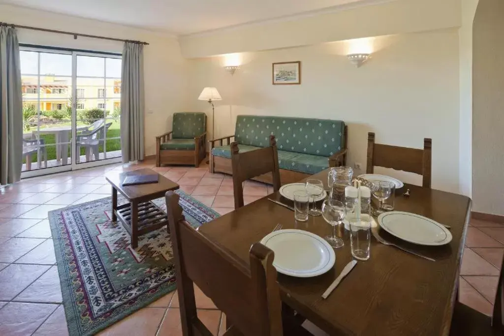 Living room, Dining Area in Colina da Lapa & Villas