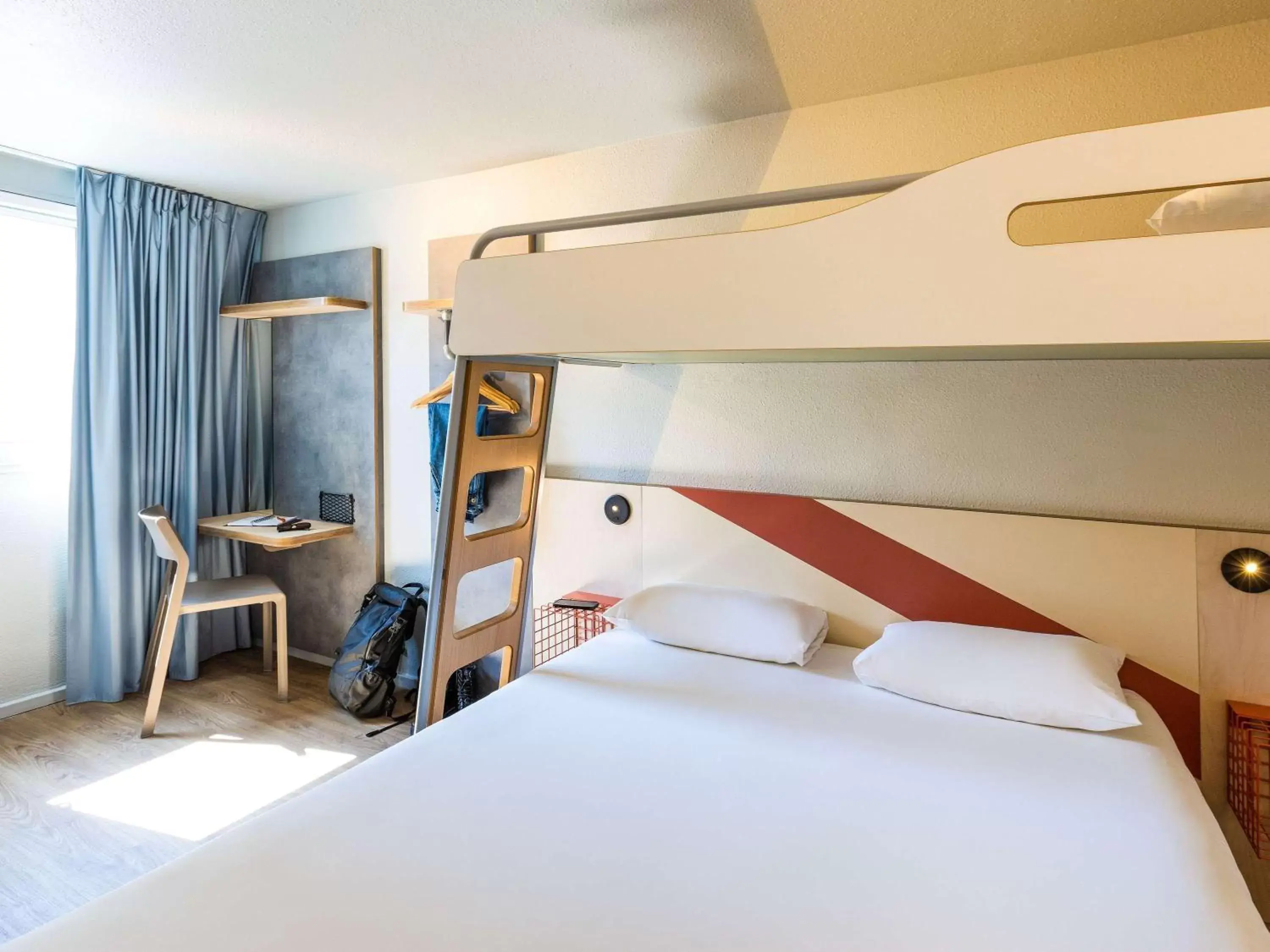 Property building, Bunk Bed in ibis budget Angoulême Centre