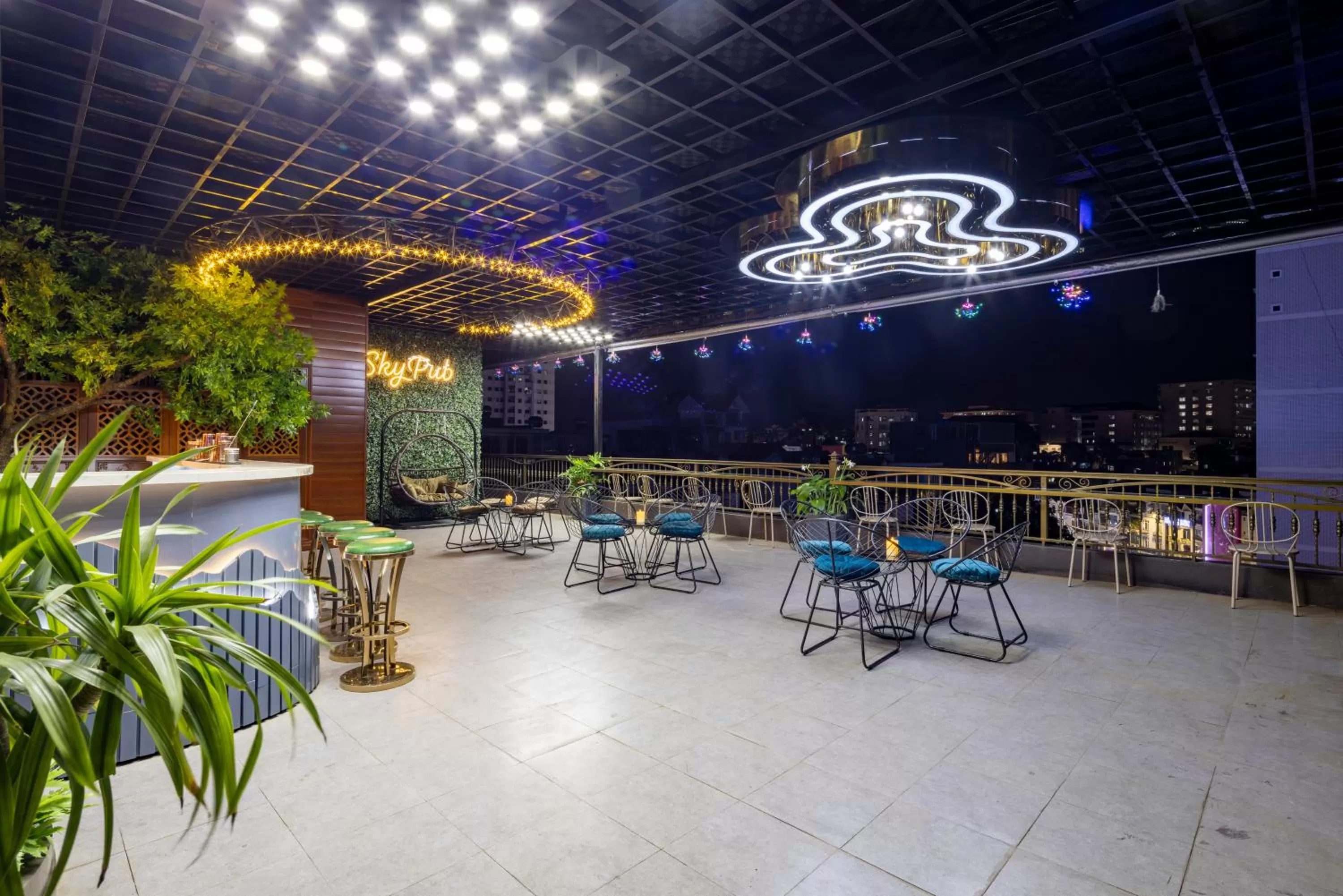 Entertainment in Diamond Luxury Hotel