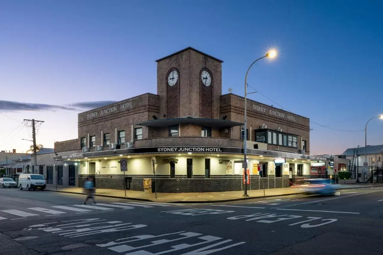 Property Building in Sydney Junction Hotel