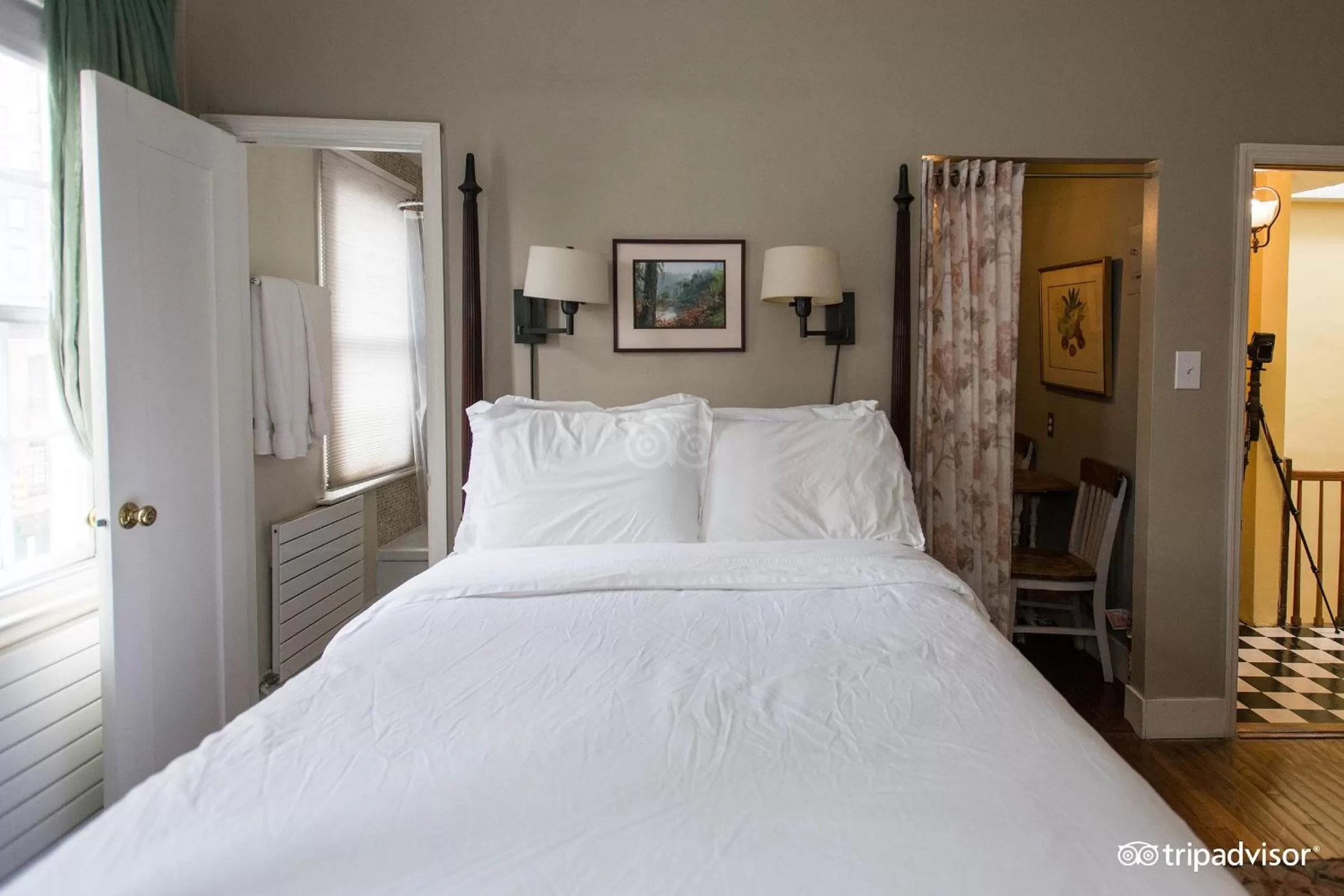 Bed in Incentra Village Hotel