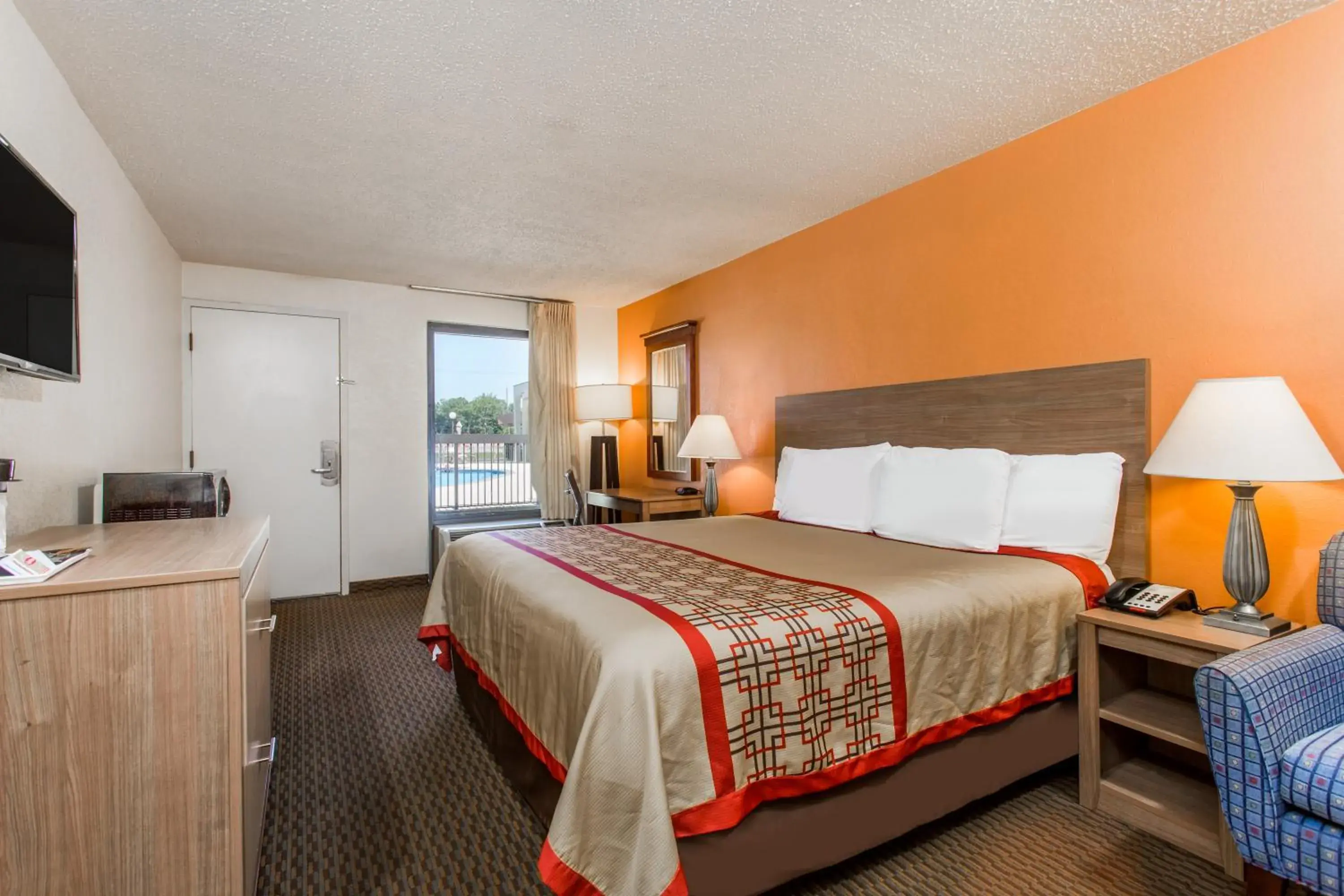 Photo of the whole room, Bed in Days Inn by Wyndham Norfolk Airport