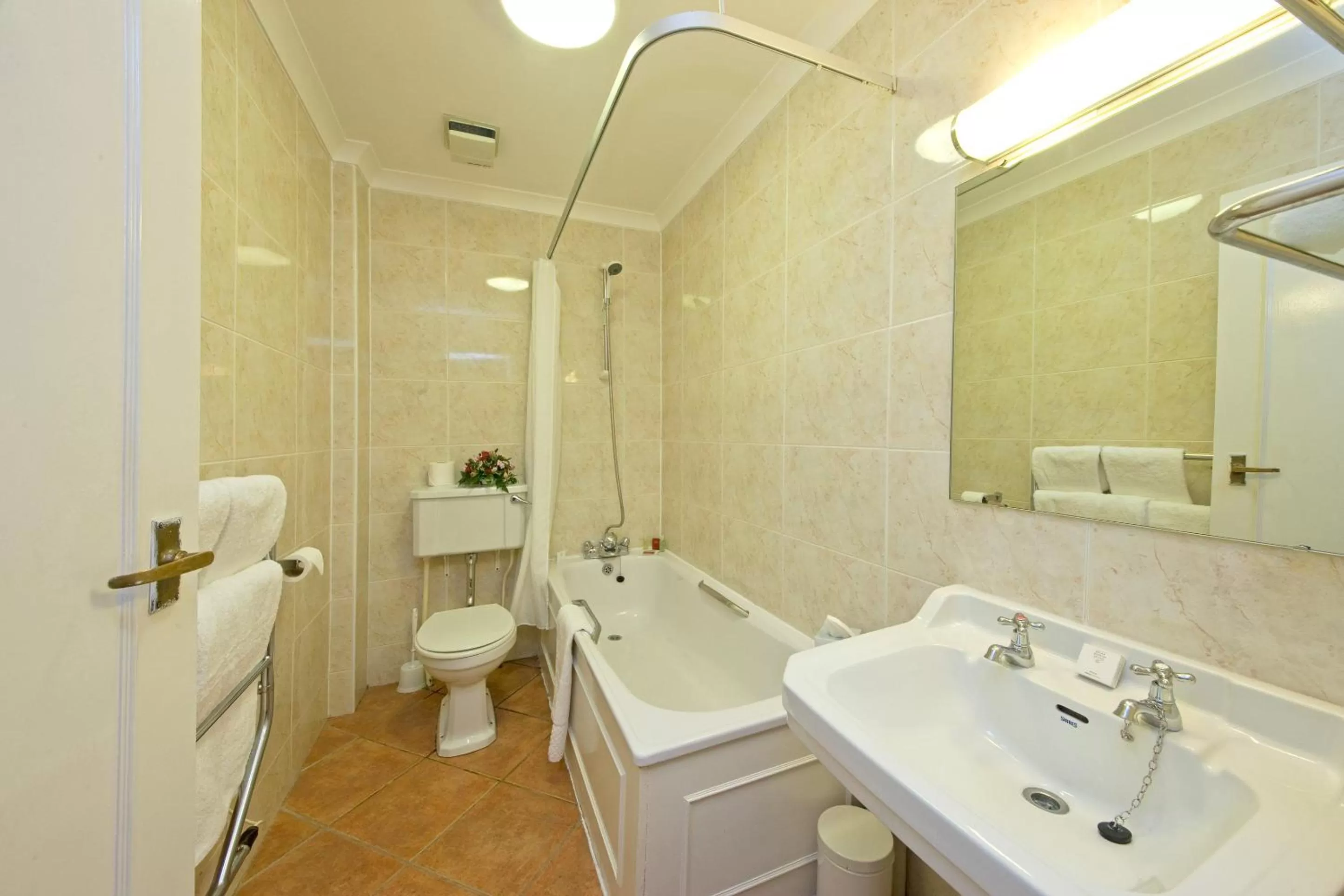 Bathroom in Muthu Newton Hotel (Near Inverness Airport)