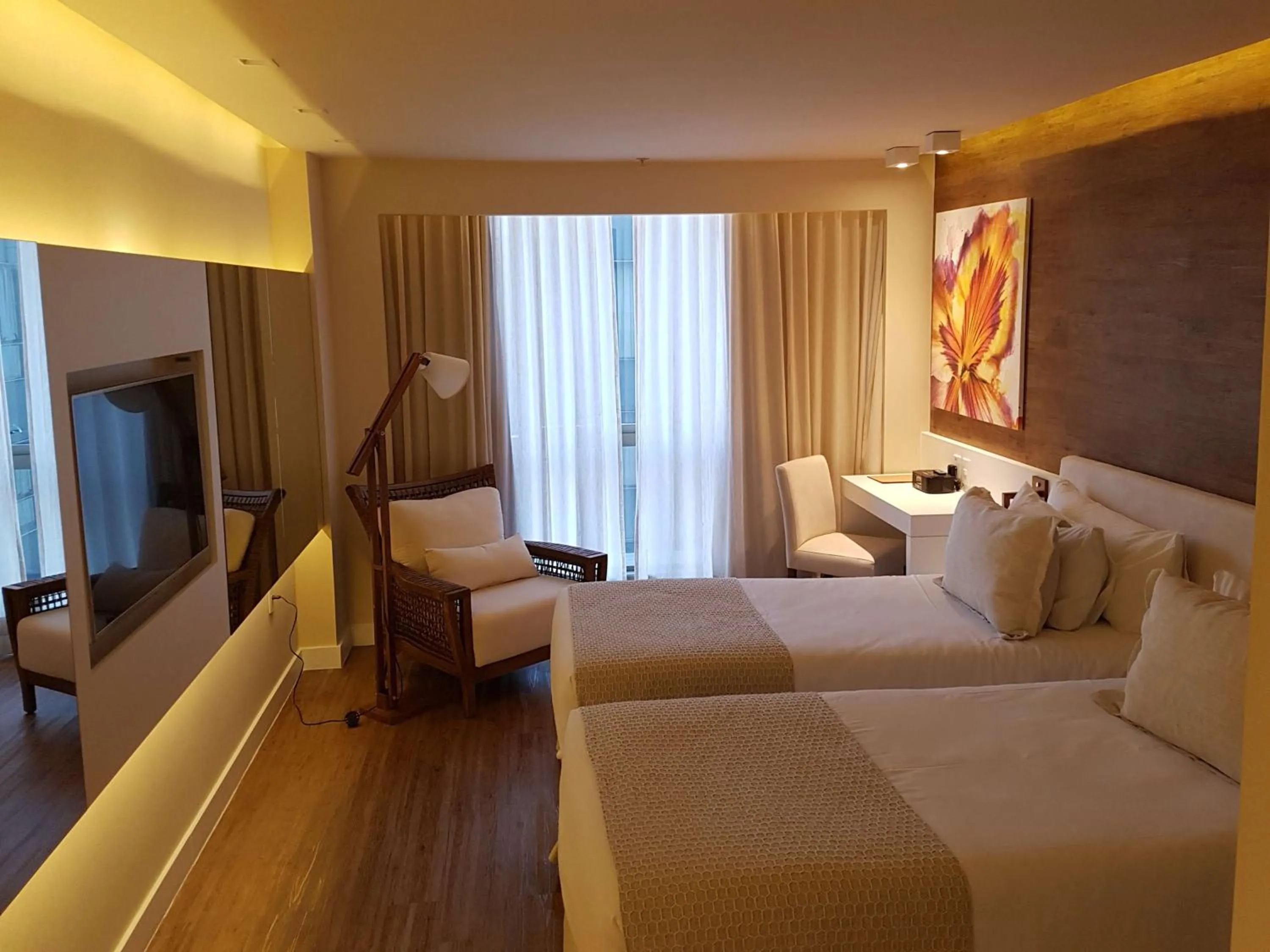 Deluxe Twin Room - single occupancy in Vogue Square Fashion Hotel by Lenny Niemeyer