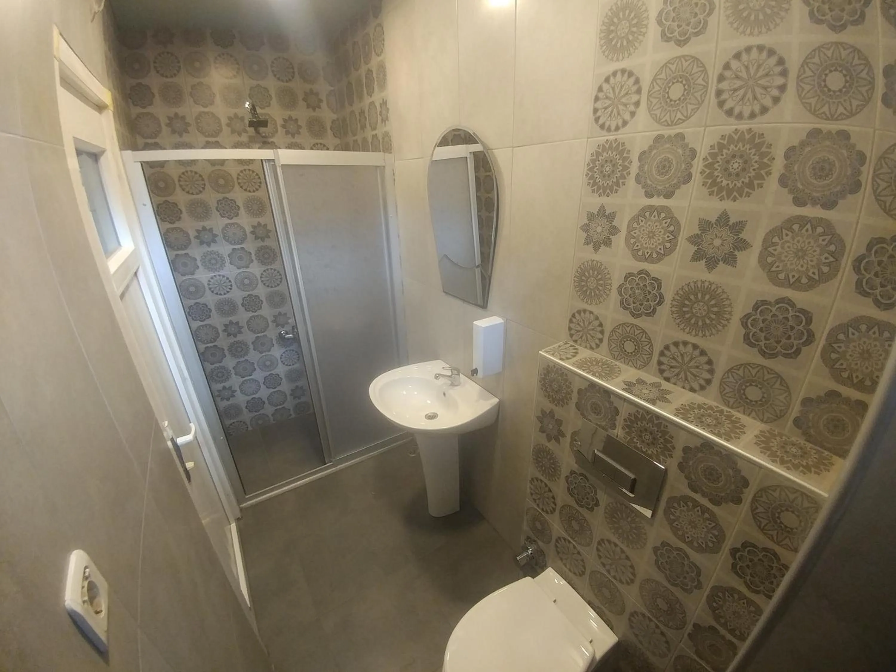 Toilet in Antique Hostel