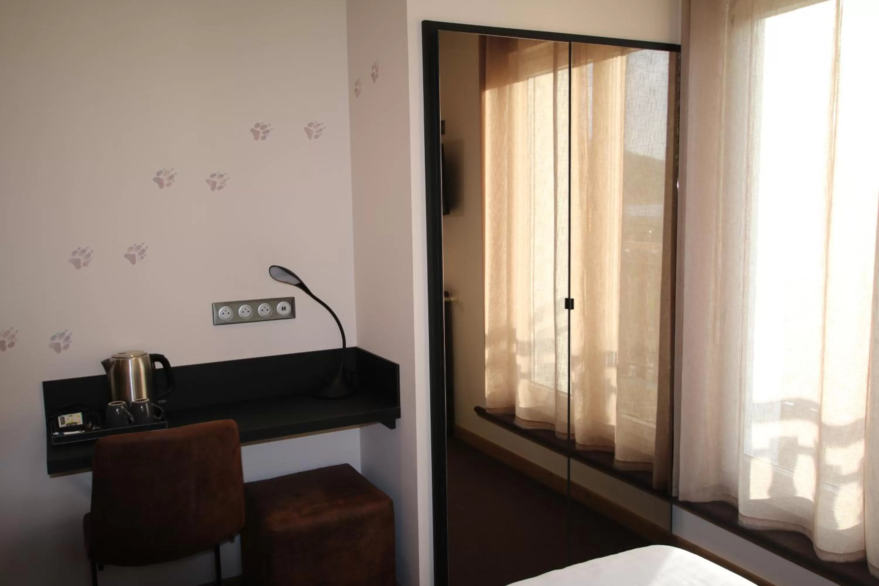 Photo of the whole room, Bed in Les Loges Du Parc