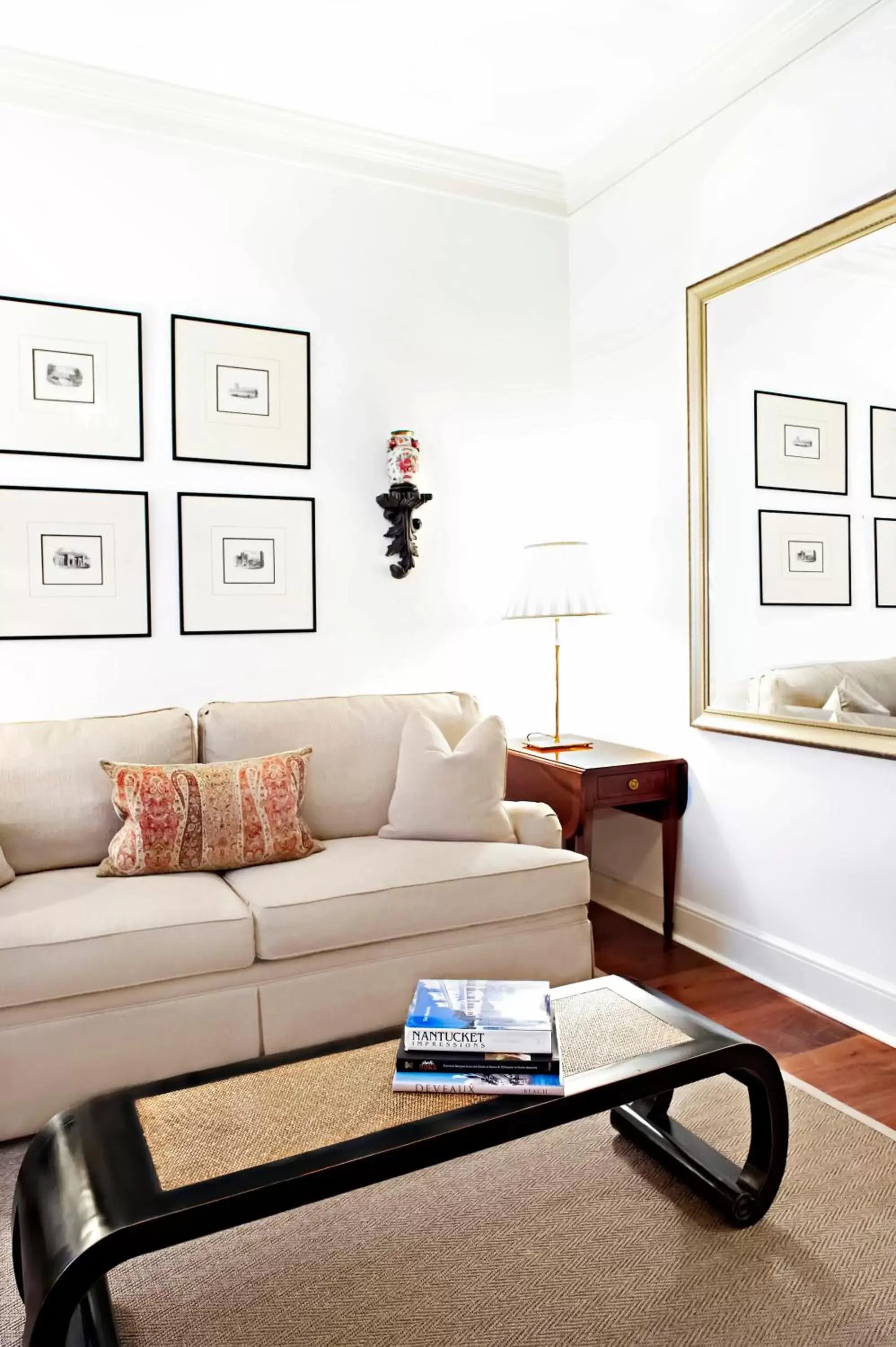 Living room, Seating Area in Planters Inn - Charleston