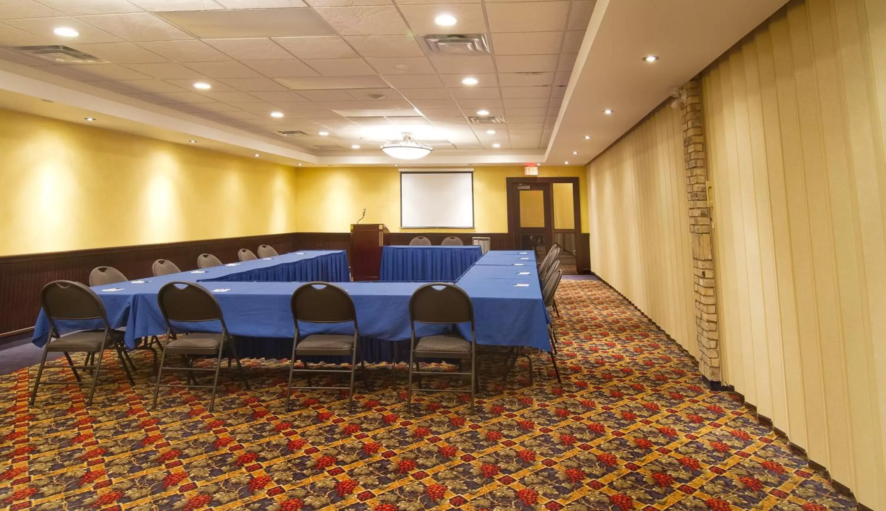 Banquet/Function facilities in Park West Inn