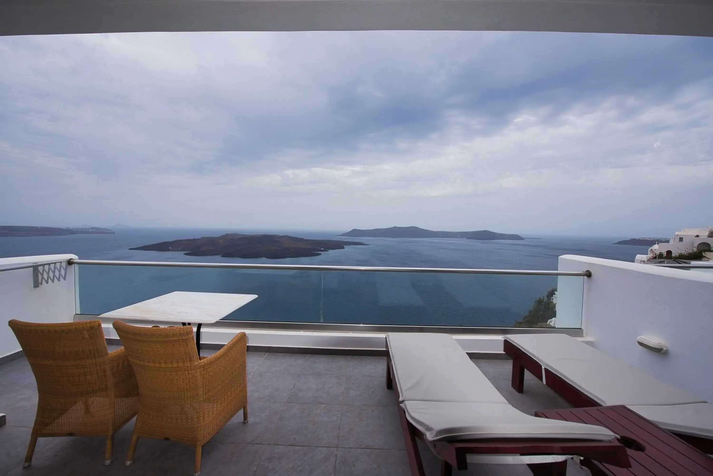 Balcony/Terrace in The Last Sunbeam