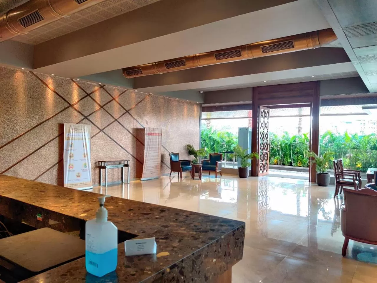 Lobby or reception in Hotel Yogi Midtown