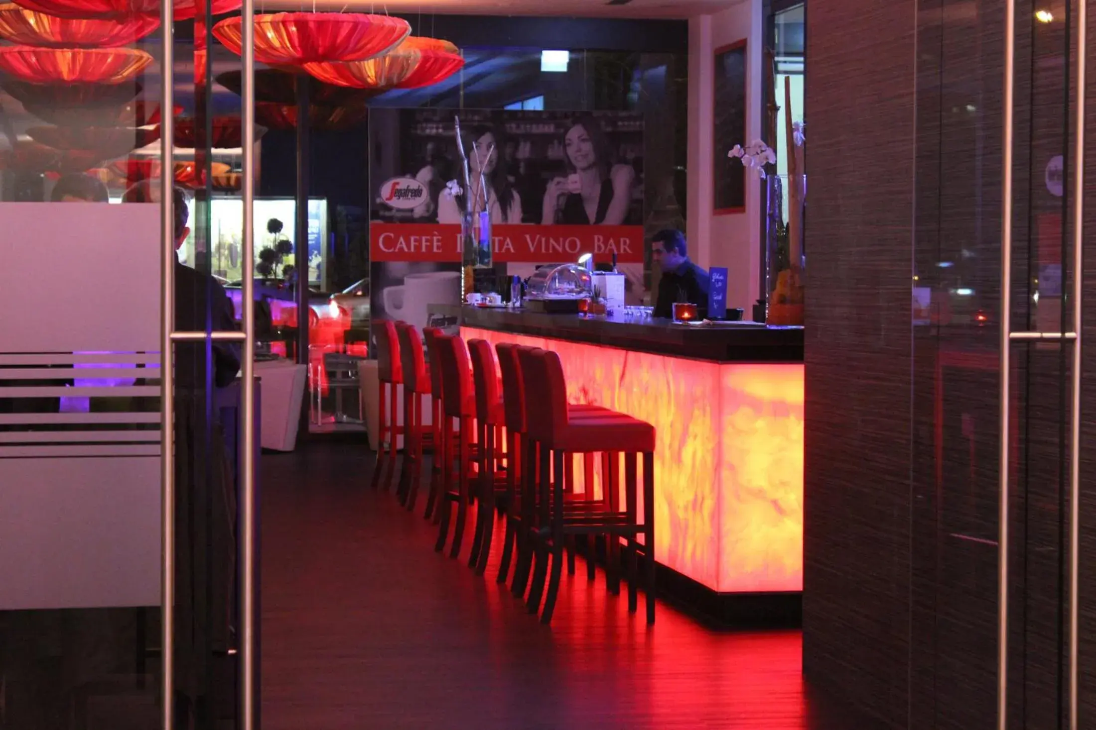 Lounge or bar, Restaurant/Places to Eat in enso Hotel