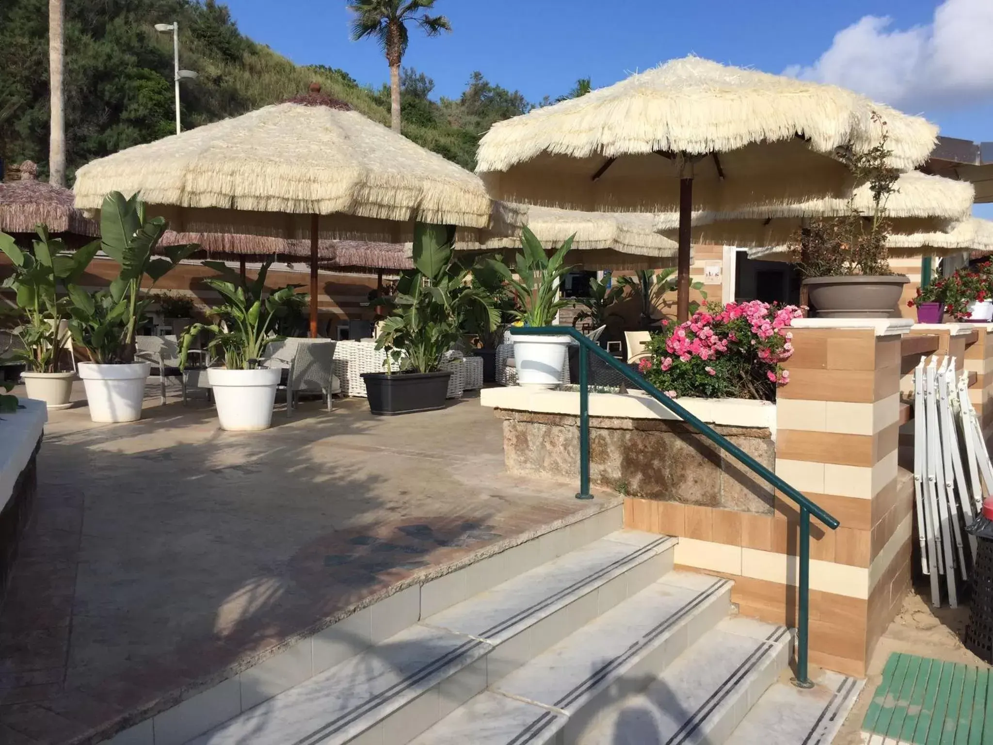 Beach, Swimming Pool in suebi rooms