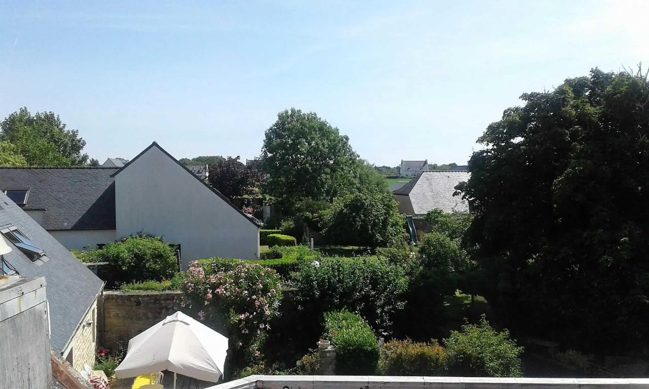 Garden view in Hotel Restaurant Le Capricorne