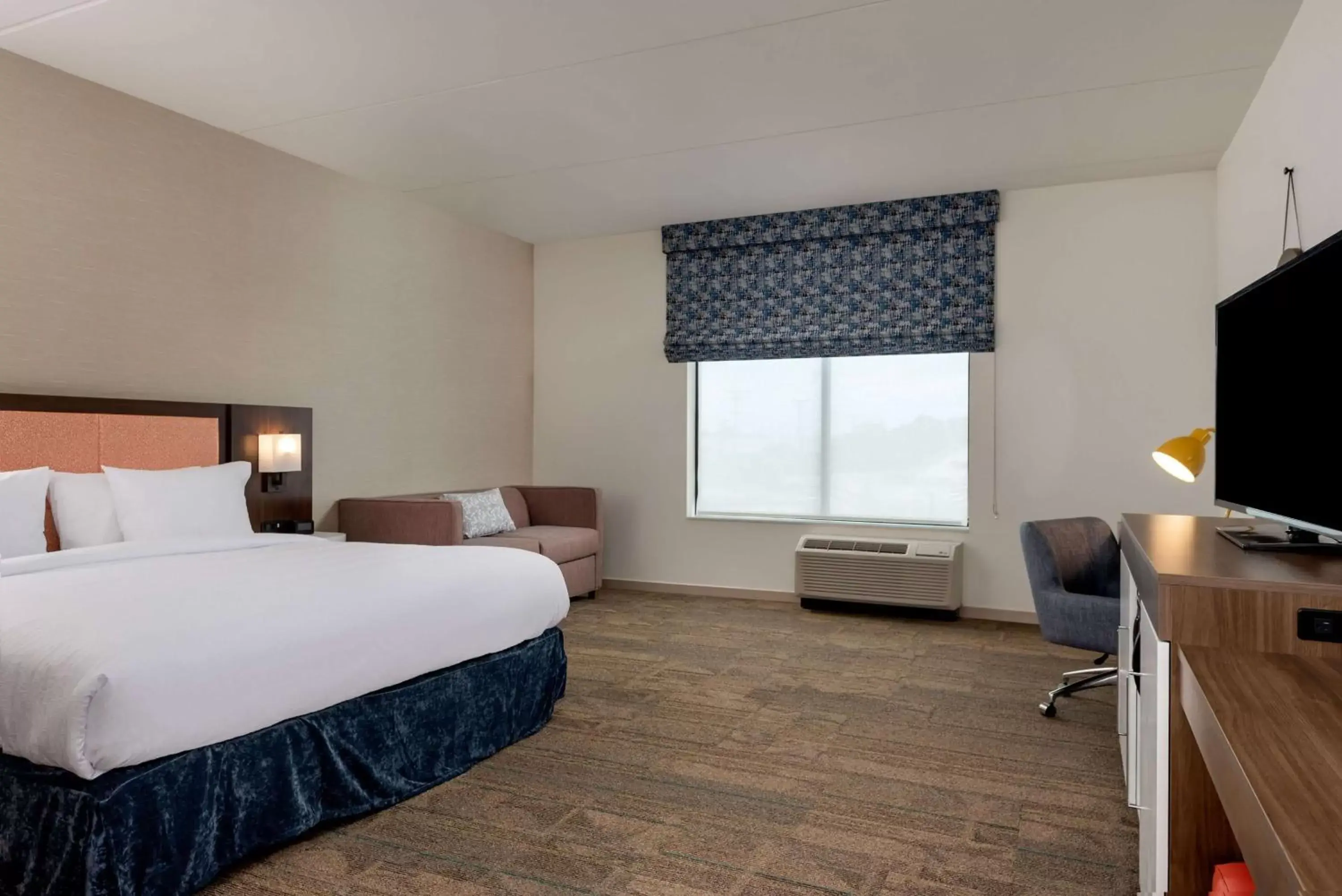 Bed in Hampton Inn Baltimore Bayview Campus Bed in Hampton Inn Baltimore Bayview Campus