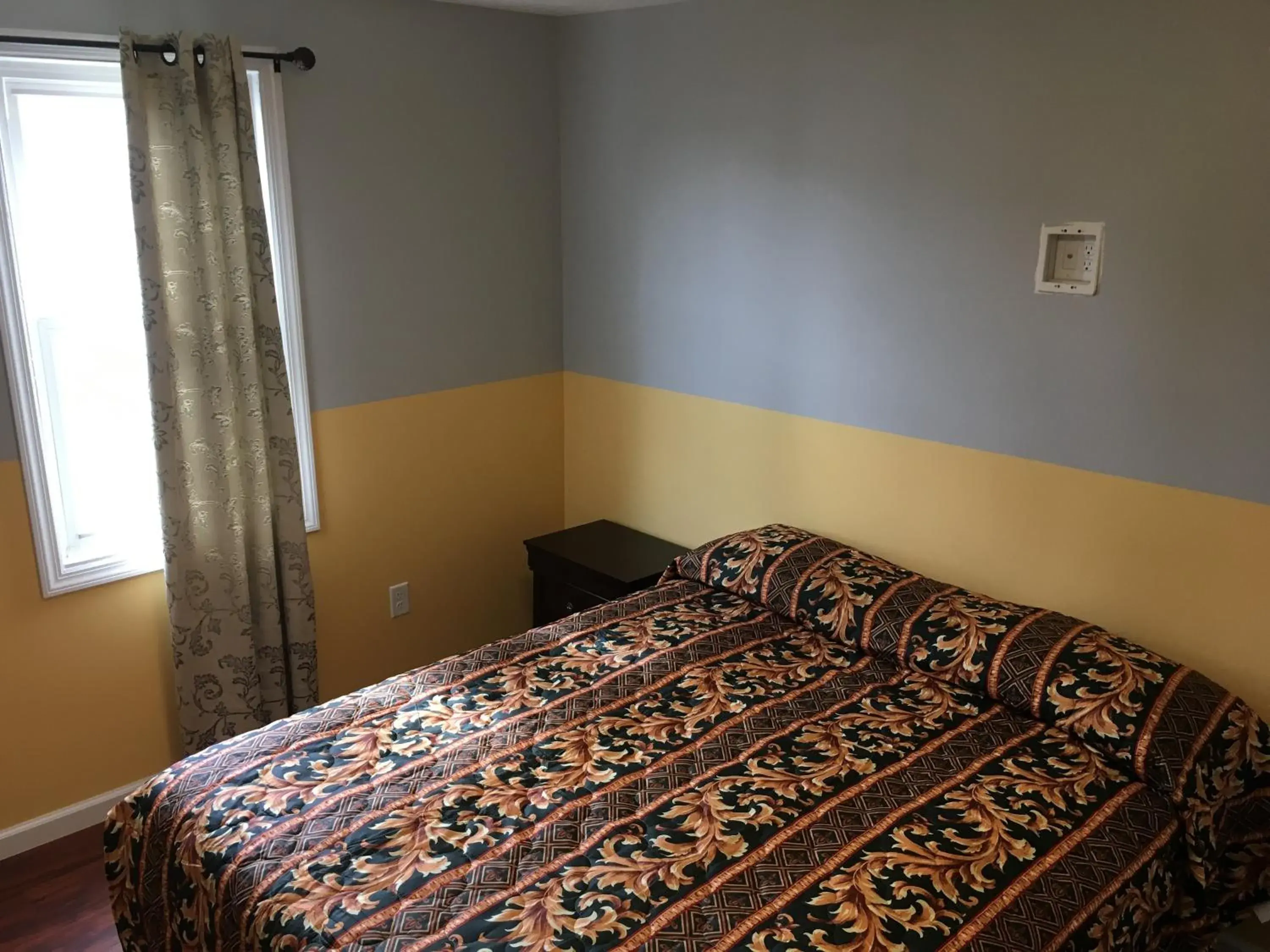 Bedroom, Bed in Anchor Motel