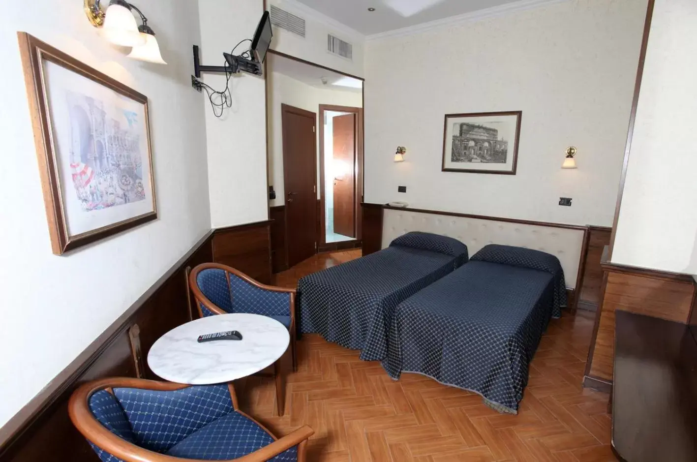 Bedroom, Seating Area in Hotel Nardizzi Americana