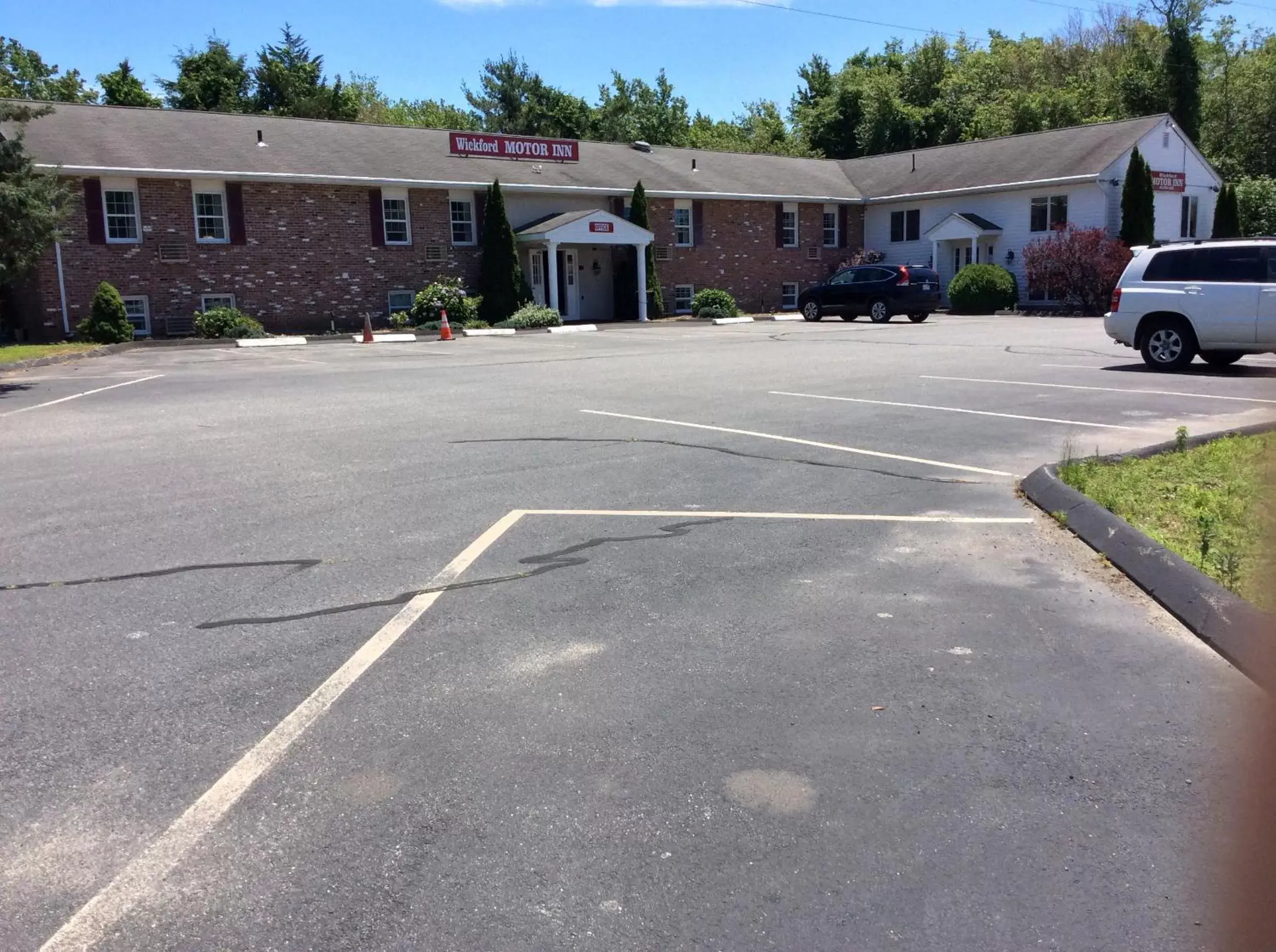 Logo/Certificate/Sign, Property Building in Wickford Motor Inn