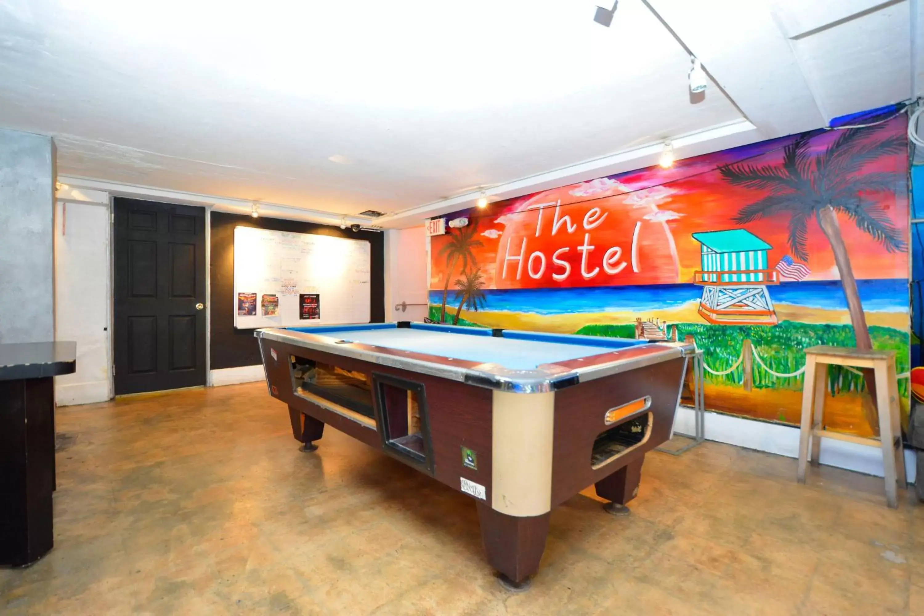 Kitchen or kitchenette, Billiards in South Beach Rooms and Hostel