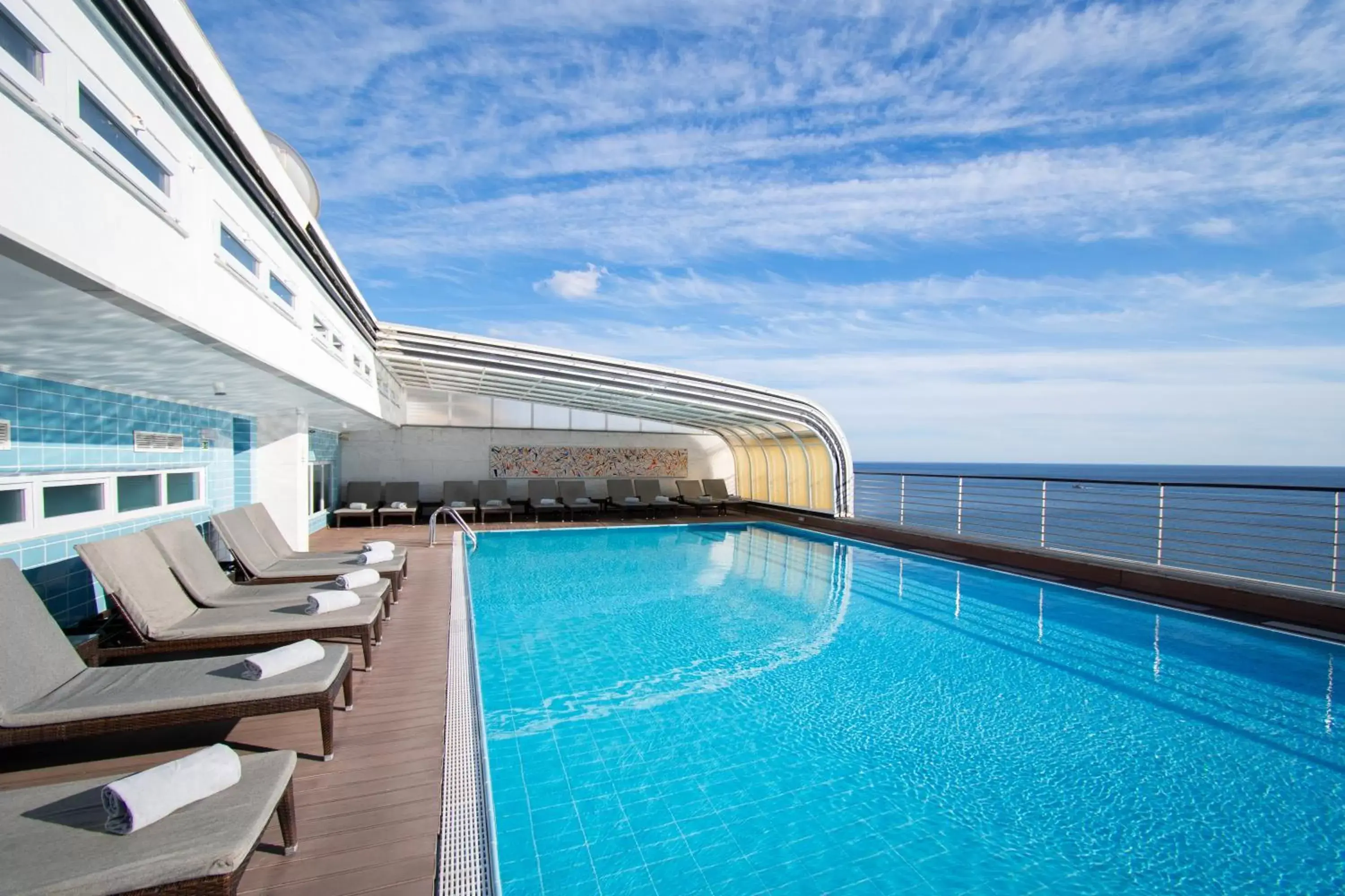 Summer, Swimming Pool in SANA Sesimbra Hotel