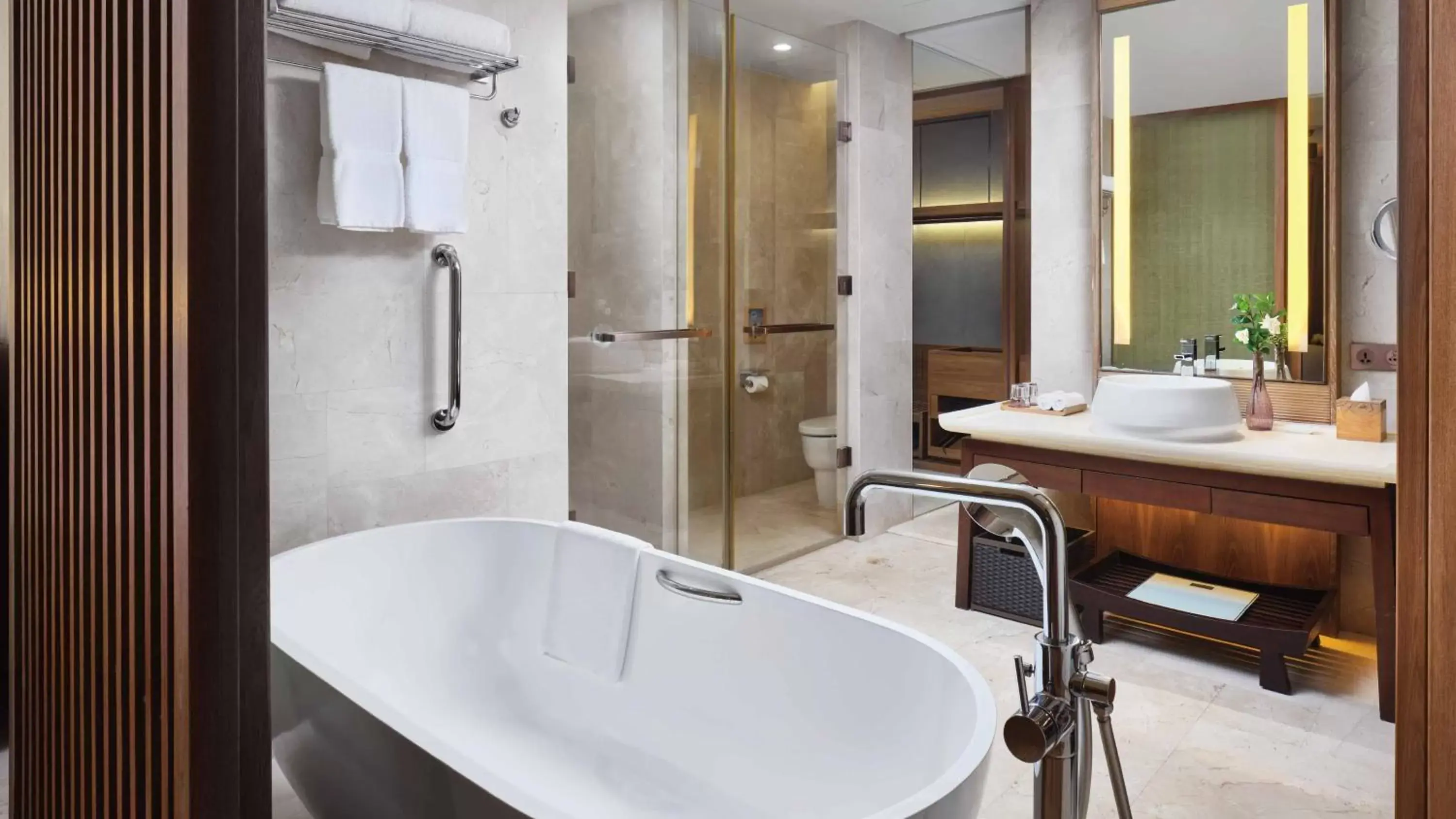 Bathroom in Crowne Plaza Hailing Island, an IHG Hotel