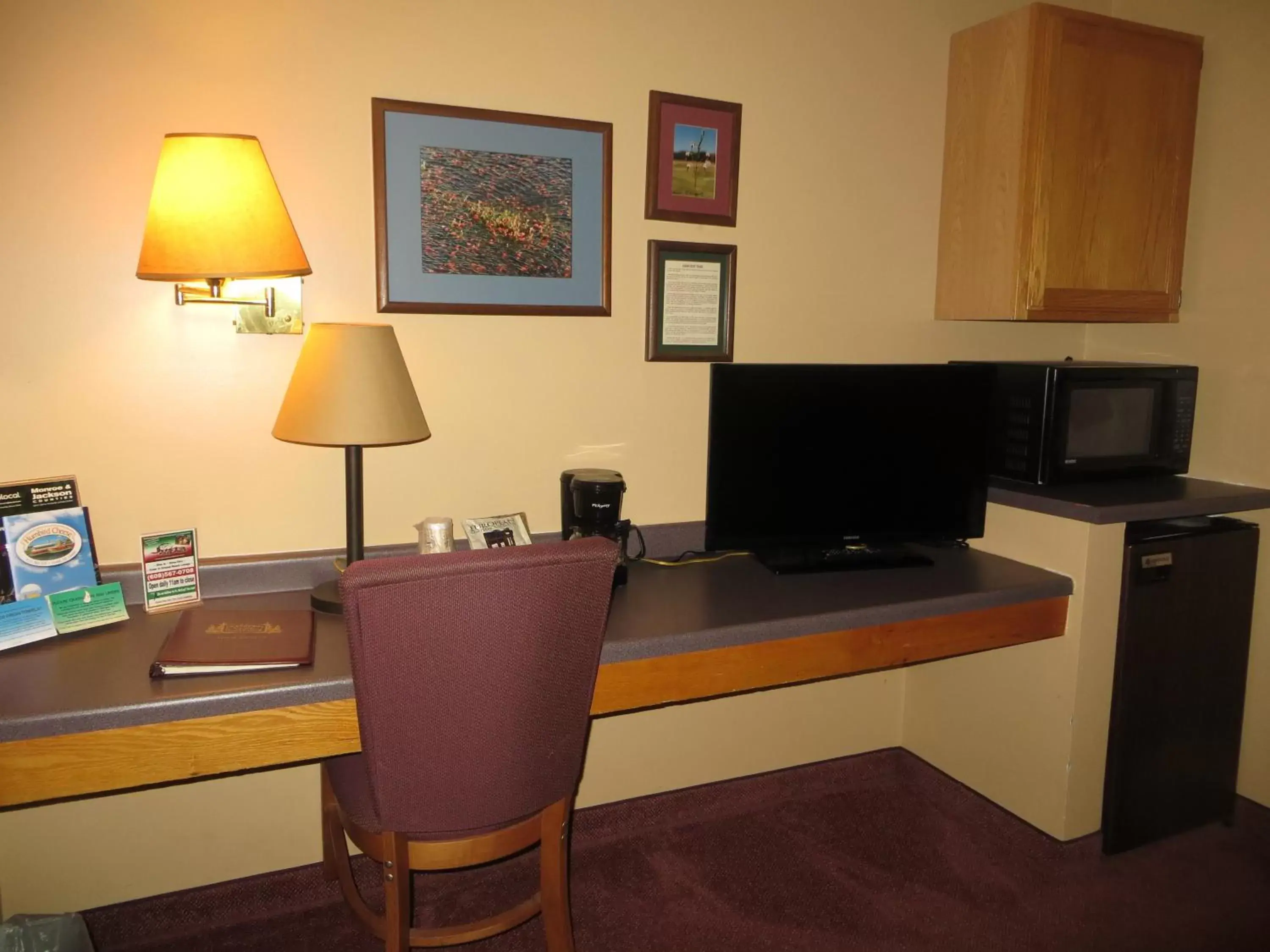 Living room in Cranberry Country Lodge Living room in Cranberry Country Lodge