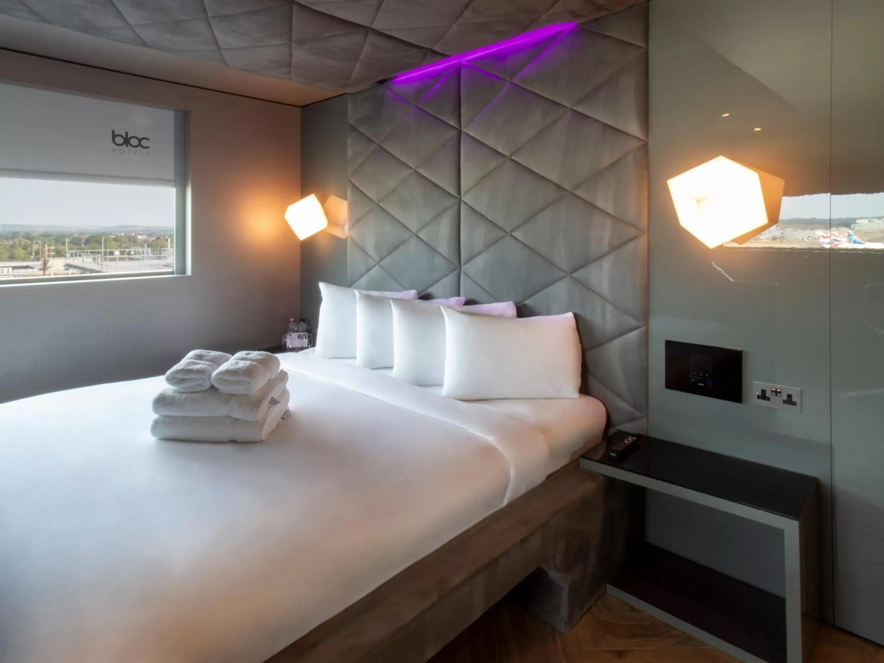 Bed in Bloc Hotel London Gatwick Airport