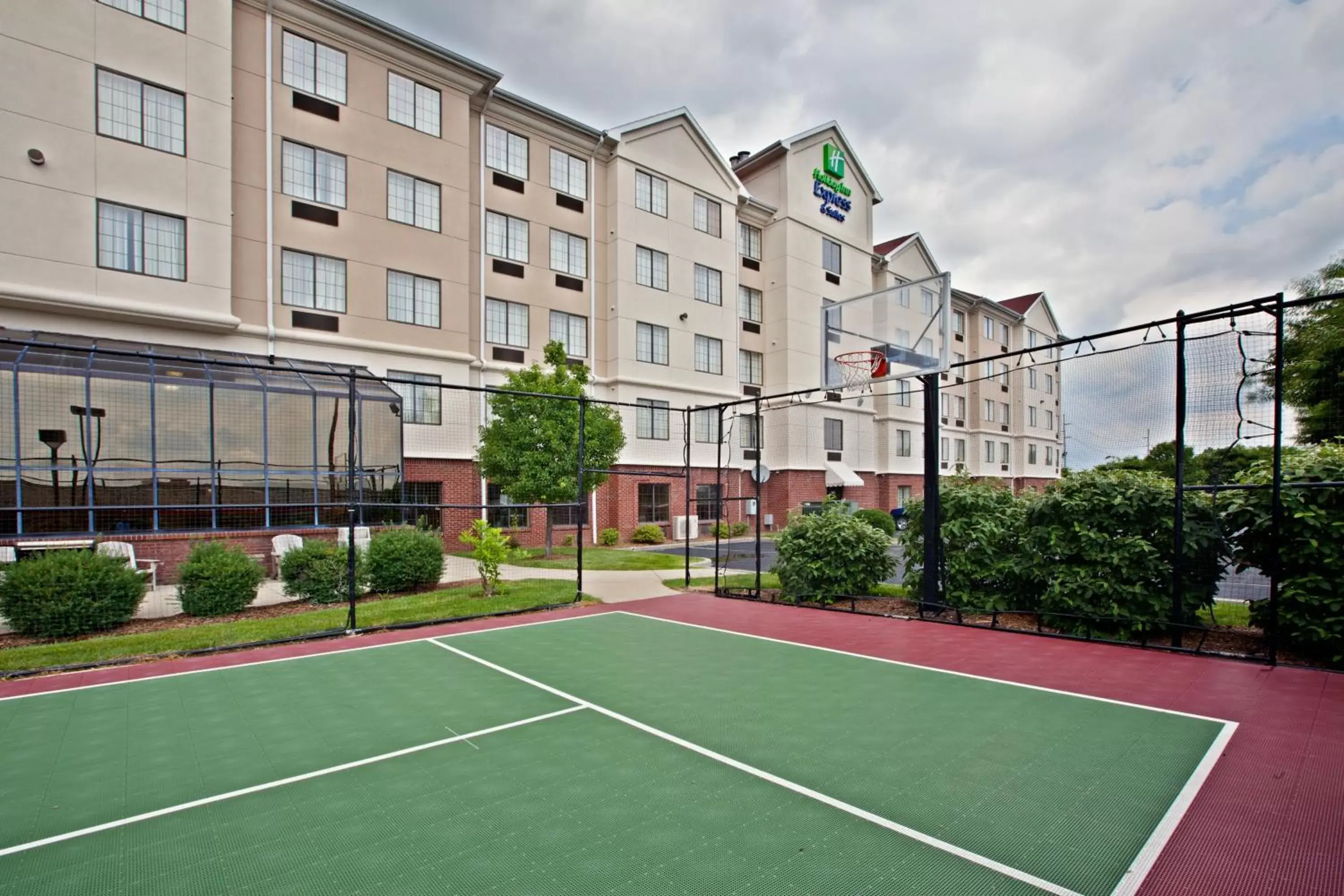 Area and facilities, Tennis/Squash in Holiday Inn Express Hotel & Suites Indianapolis - East, an IHG Hotel