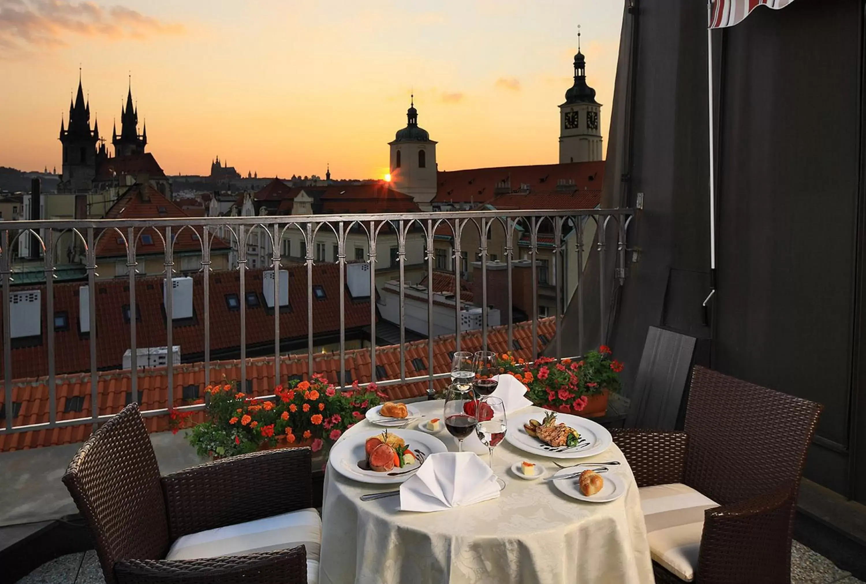 Summer, Restaurant/Places to Eat in Grand Hotel Bohemia
