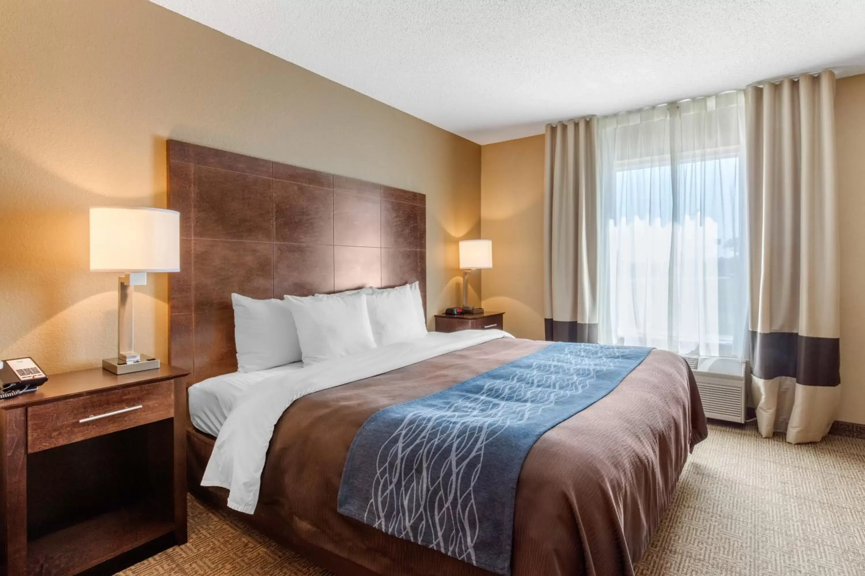 King Room in Comfort Inn & Suites Bryant - Benton