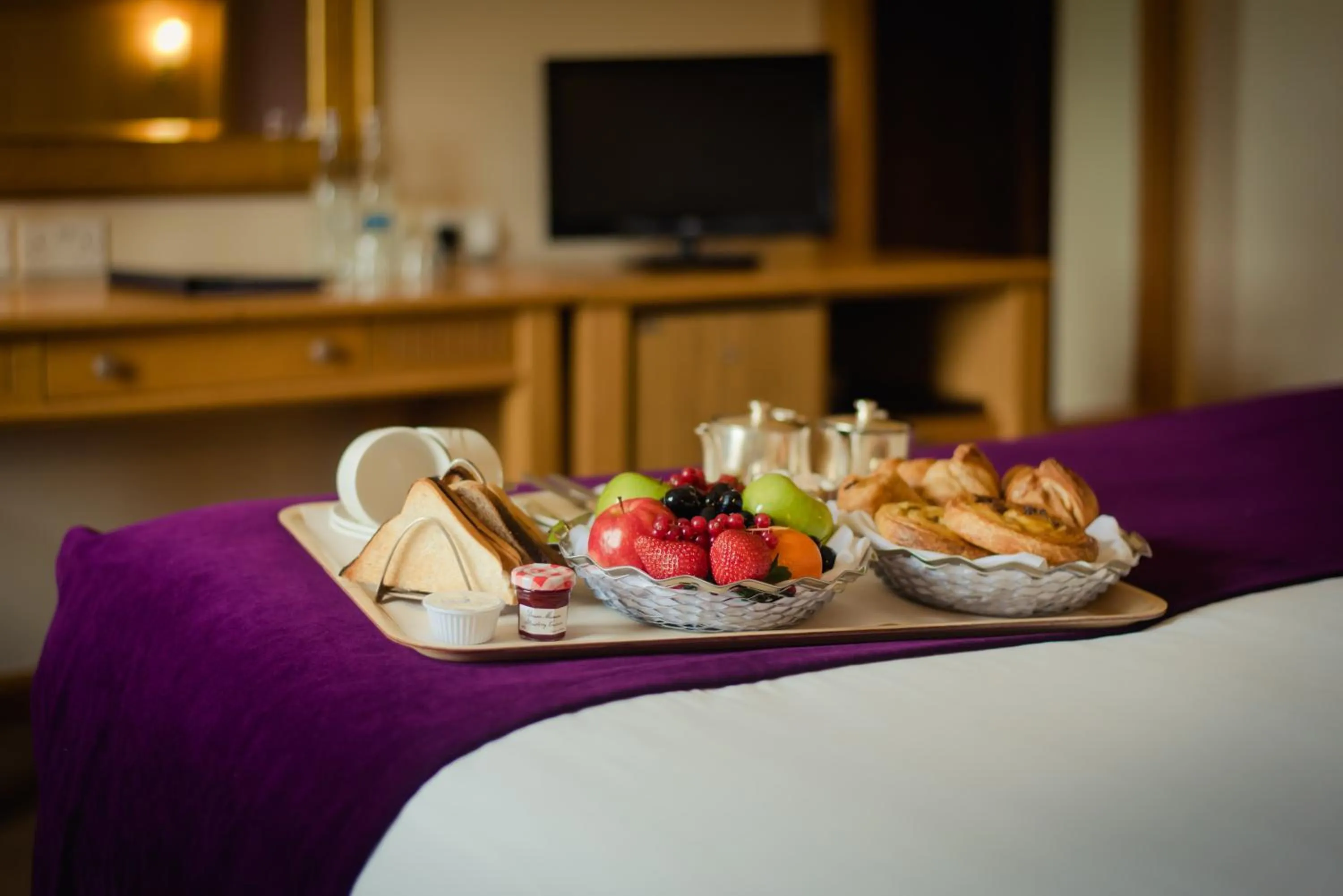 Bed in Roganstown Hotel & Country Club