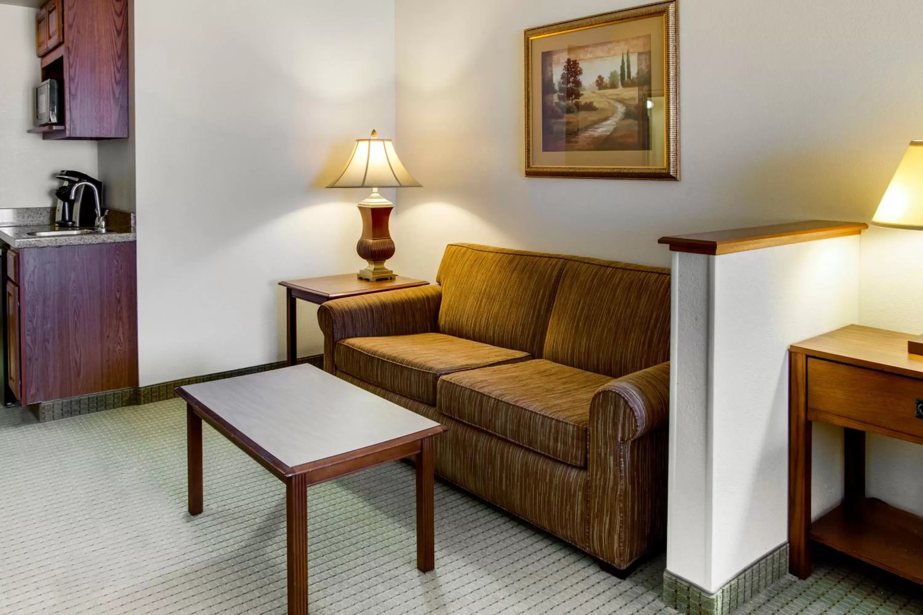 Bedroom, Seating Area in Holiday Inn Express & Suites Jacksonville, an IHG Hotel