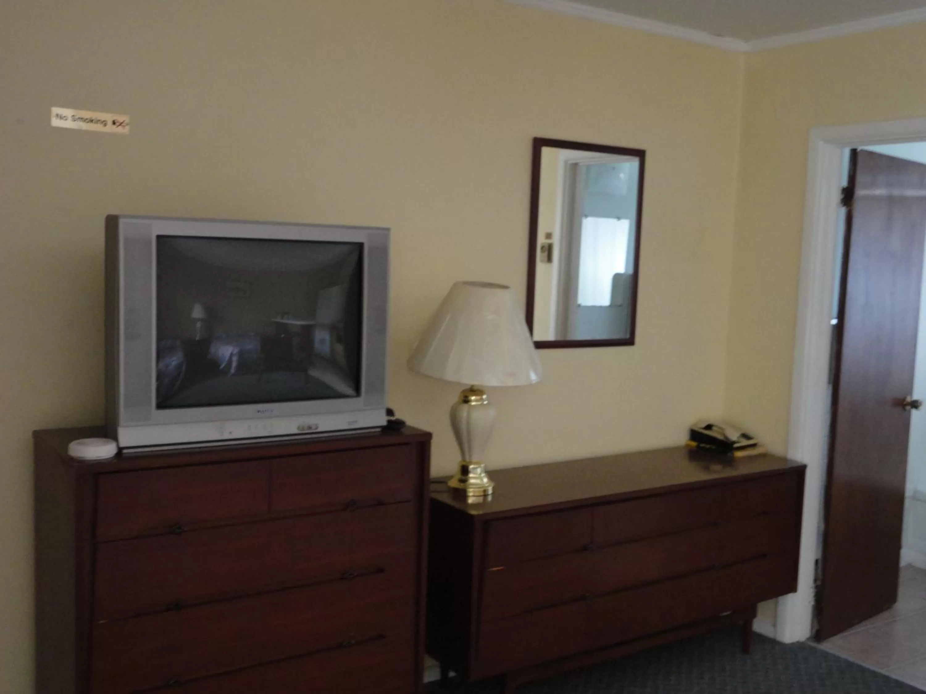 TV and multimedia in Hipwell's Motel