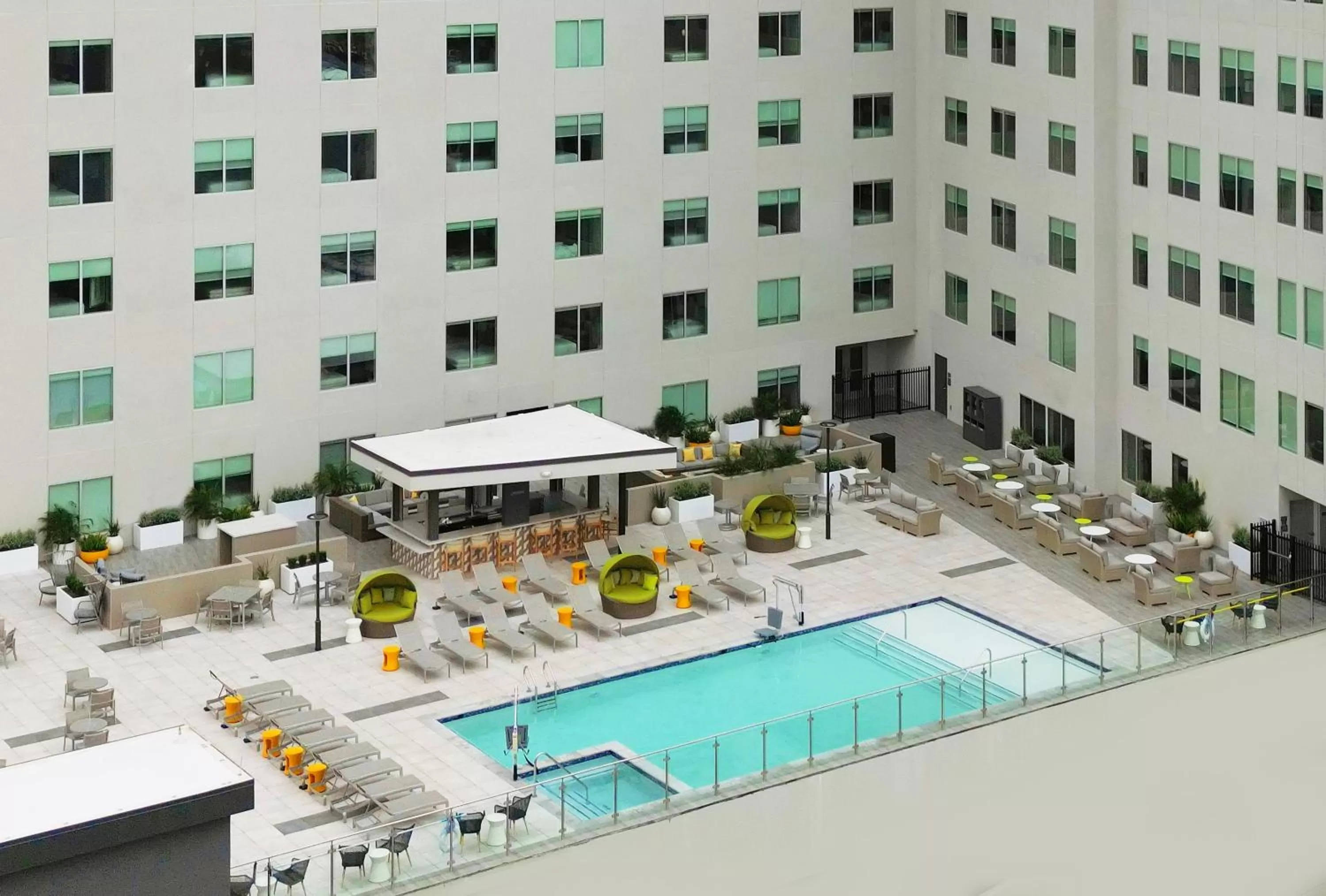 Swimming pool in Hyatt Place Houston Medical Center