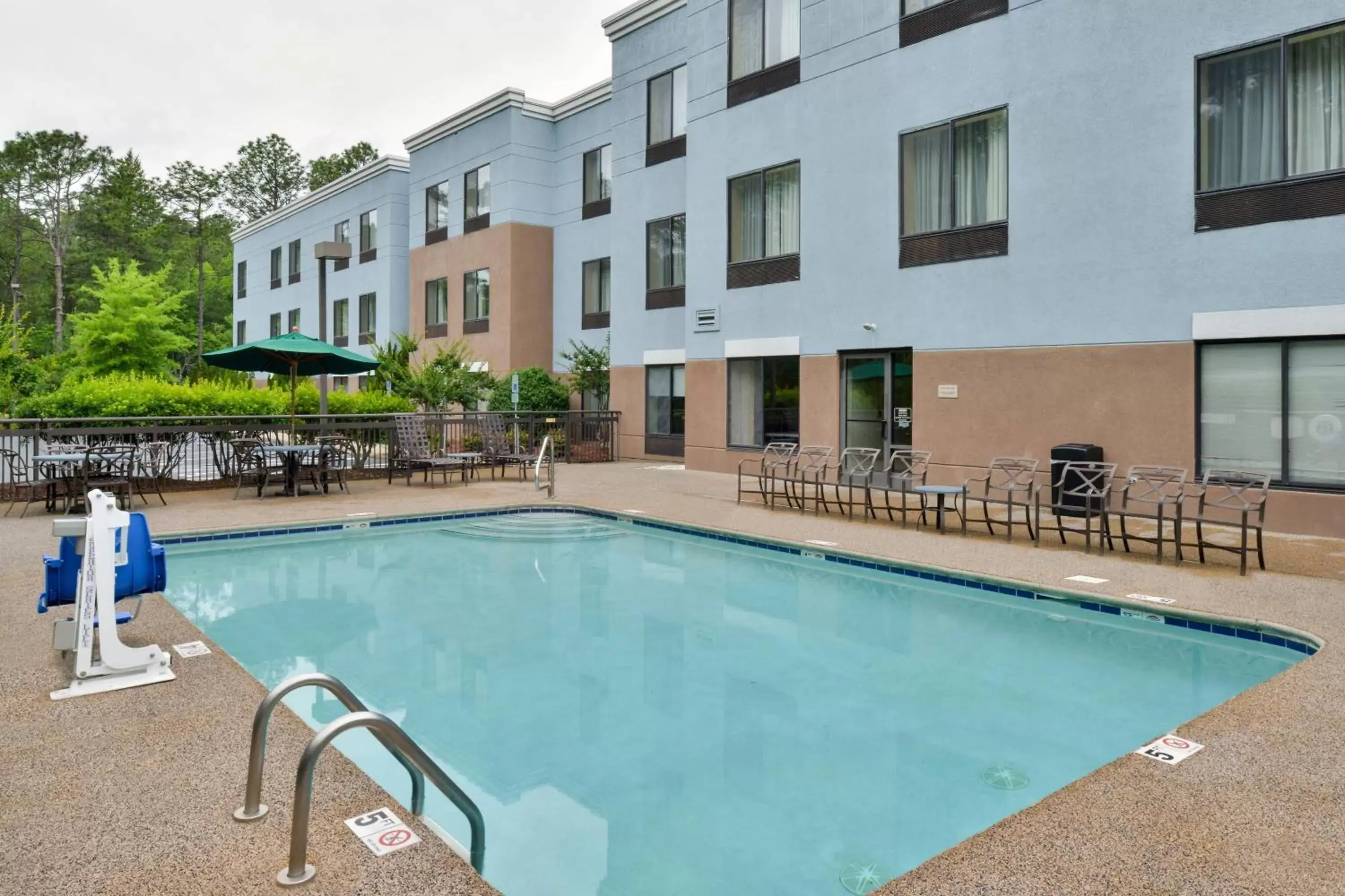 Swimming Pool in SpringHill Suites Pinehurst Southern Pines