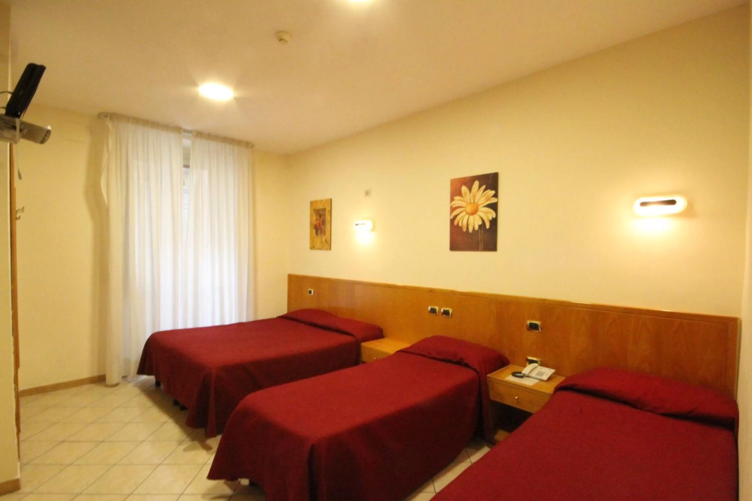 Bedroom in Hotel Zara Napoli