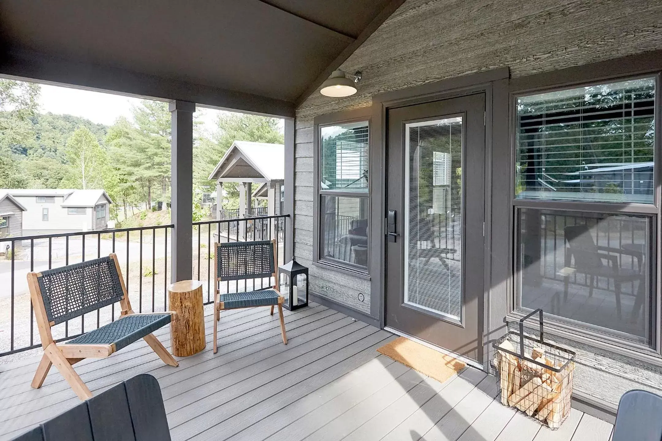 Balcony/Terrace in Asheville River Cabins