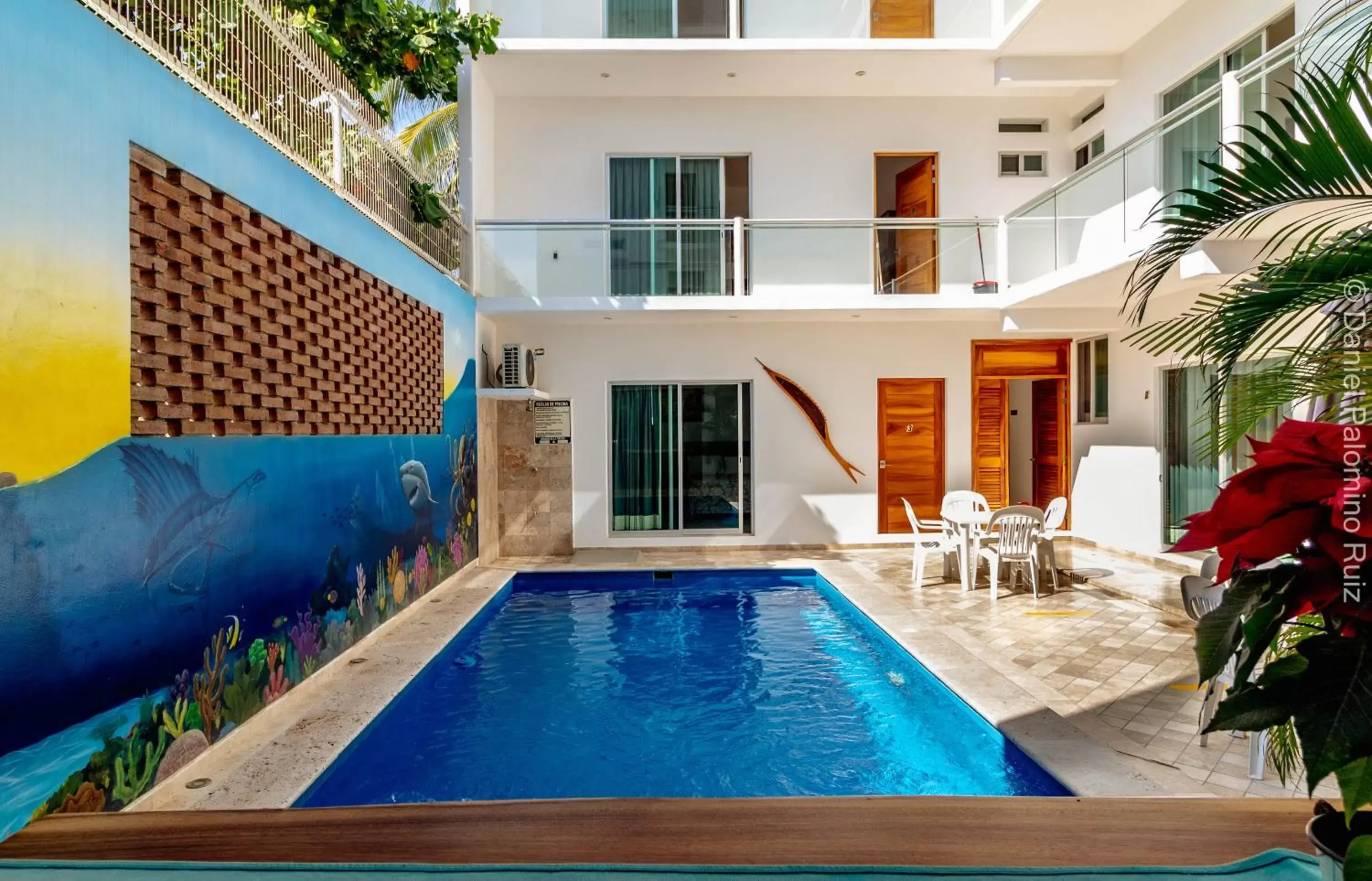 Living room, Swimming Pool in Hotel Casa Pridda