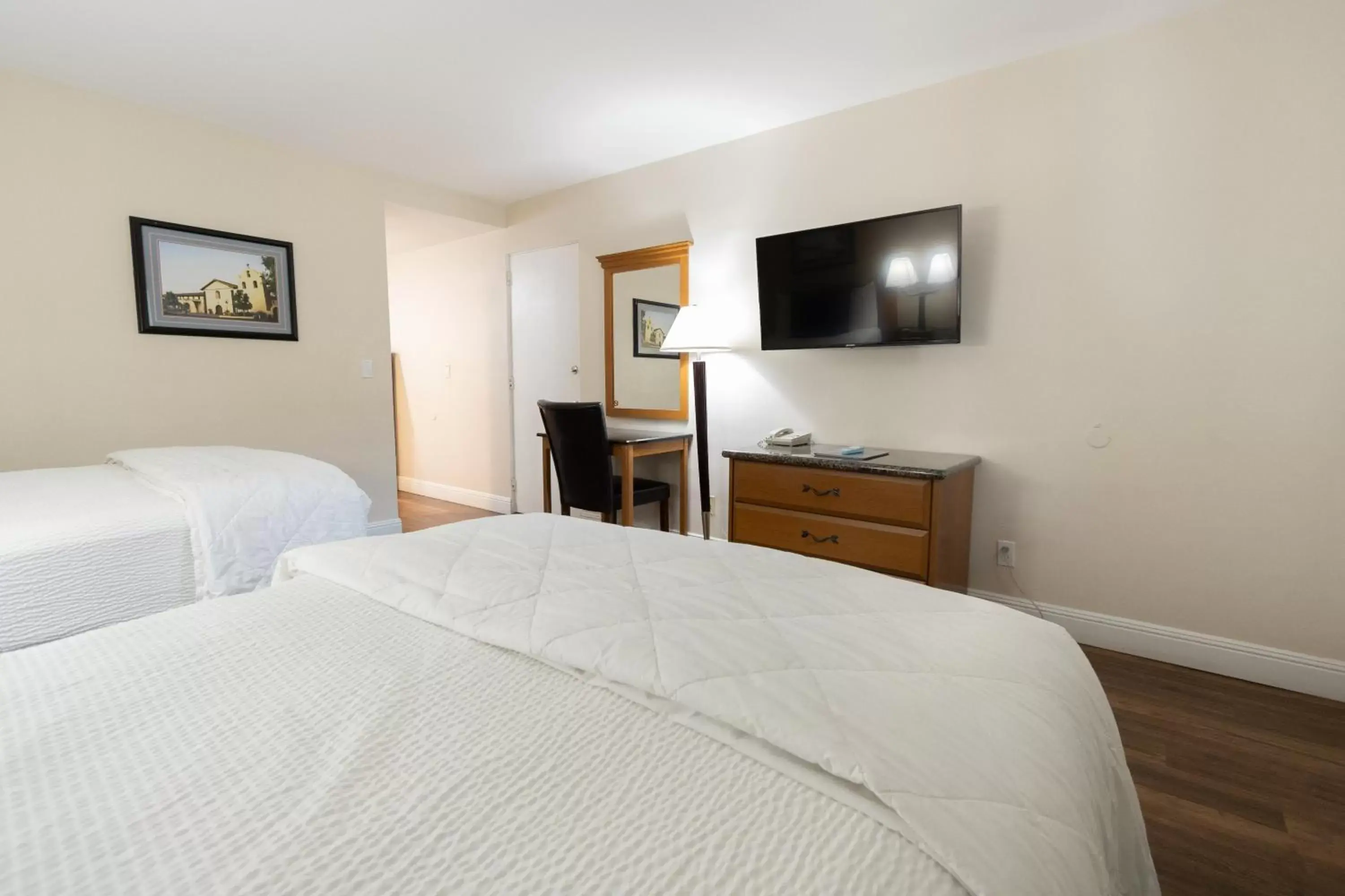 Standard Room with Two Double Beds (Upstairs) in King Frederik Inn Standard Room with Two Double Beds (Upstairs) in King Frederik Inn