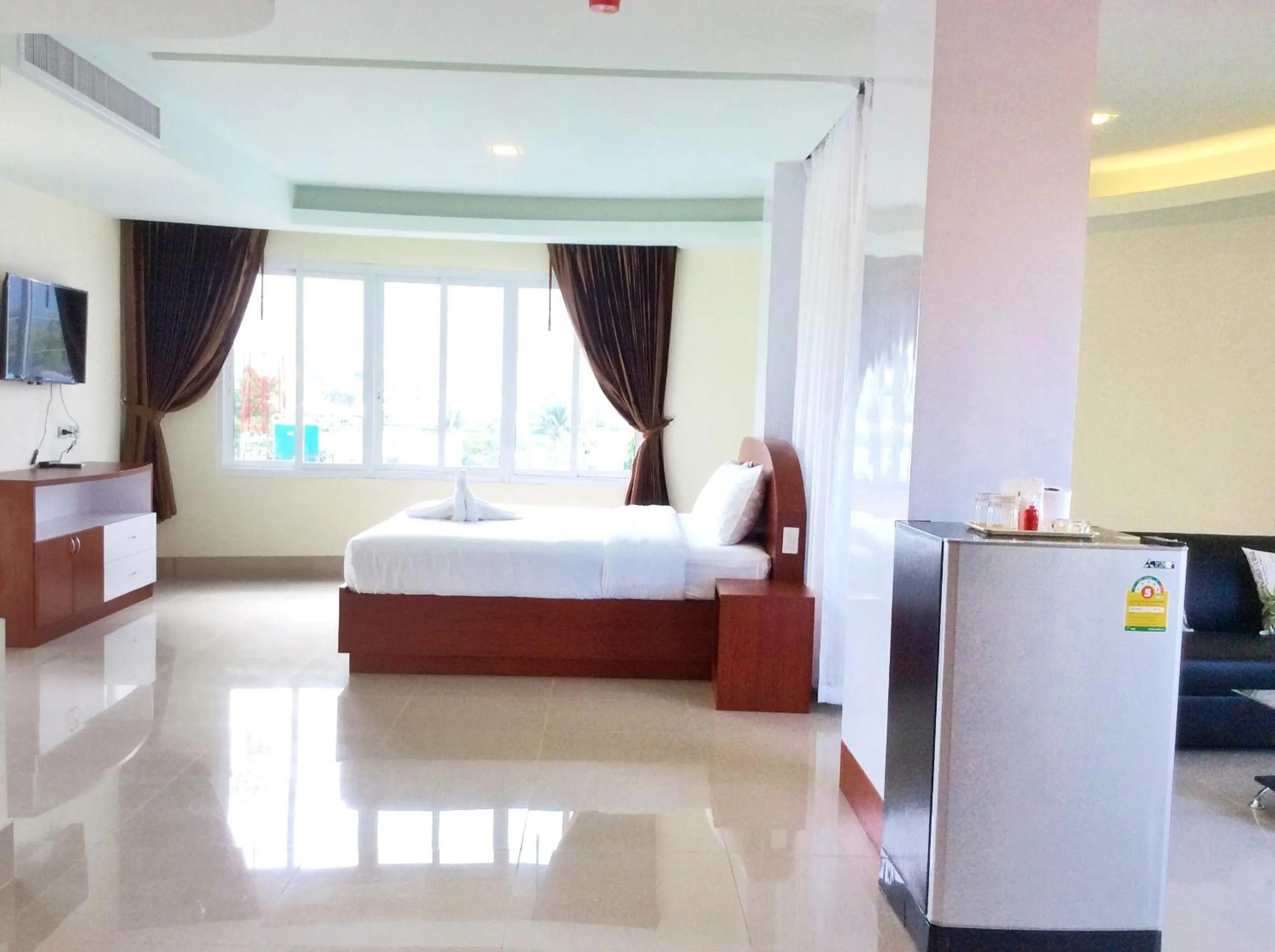 Day, Bed in Smile Residence