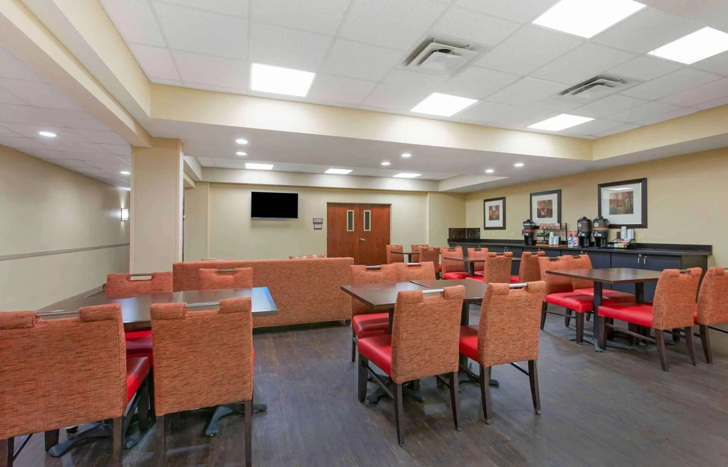 Lobby or reception, Restaurant/Places to Eat in Extended Stay America Suites - Findlay - Tiffin Avenue