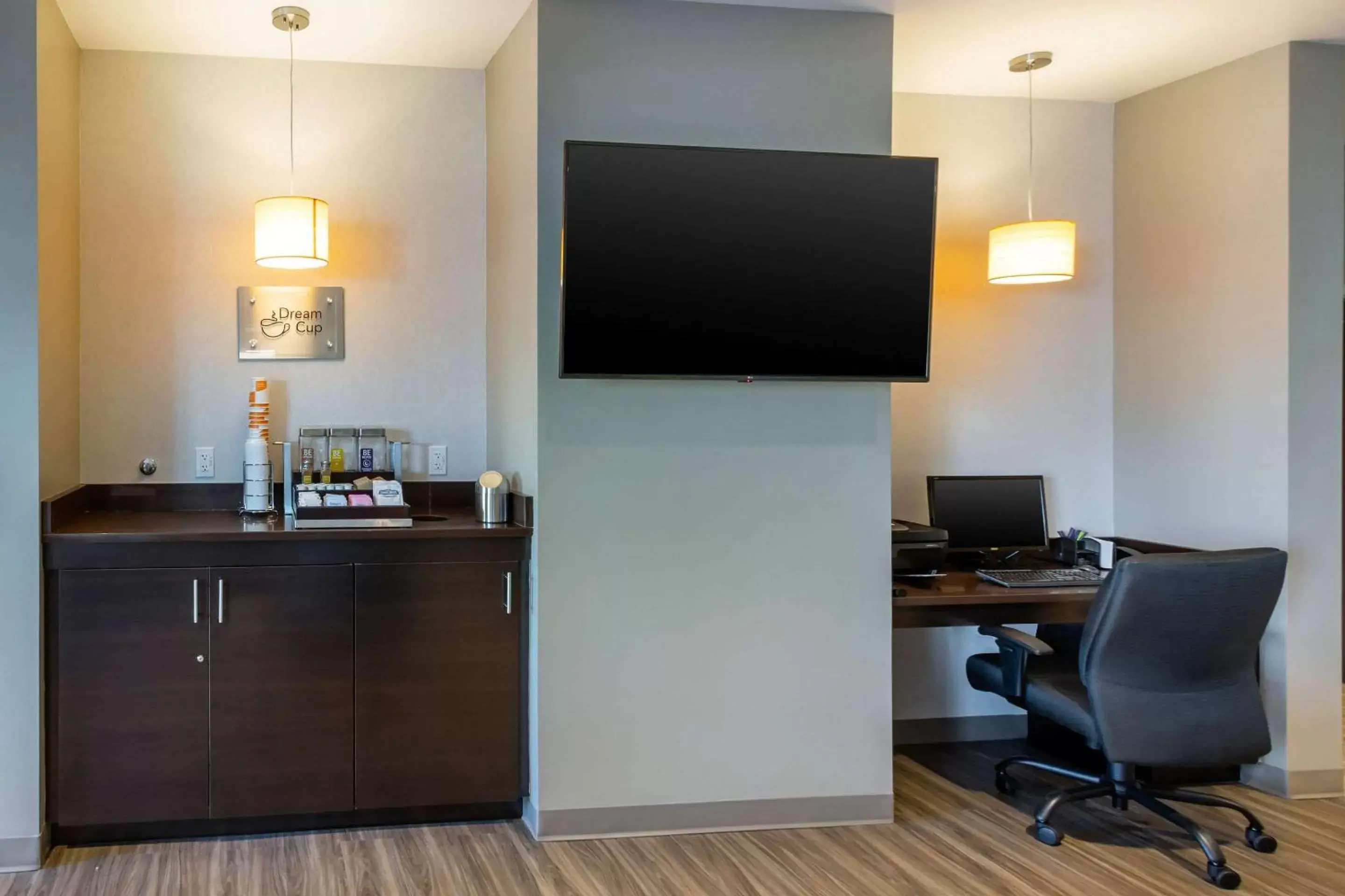 On site, TV/Entertainment Center in Sleep Inn & Suites Tampa South