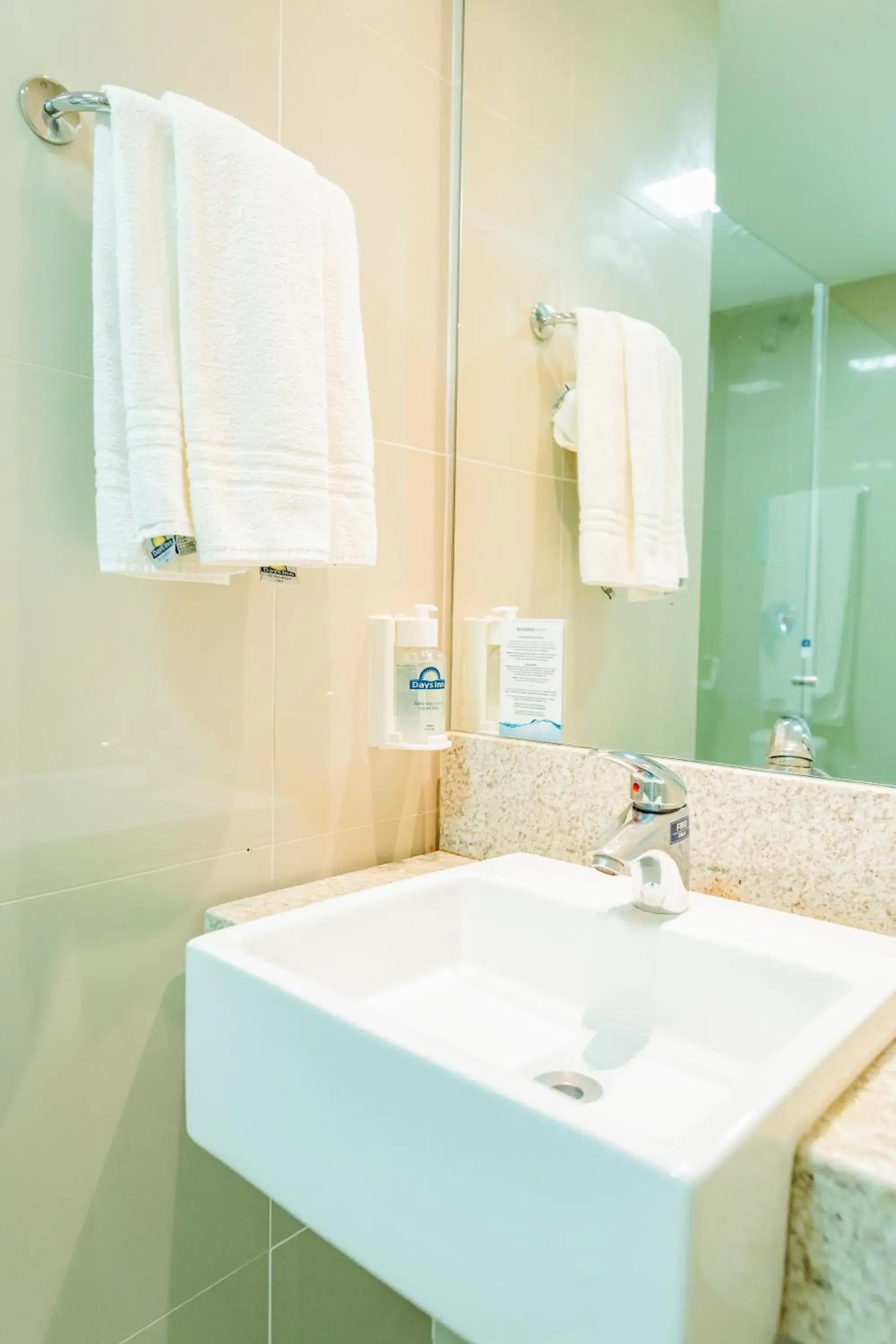 Bathroom in Days Inn by Wyndham Rio de Janeiro Lapa