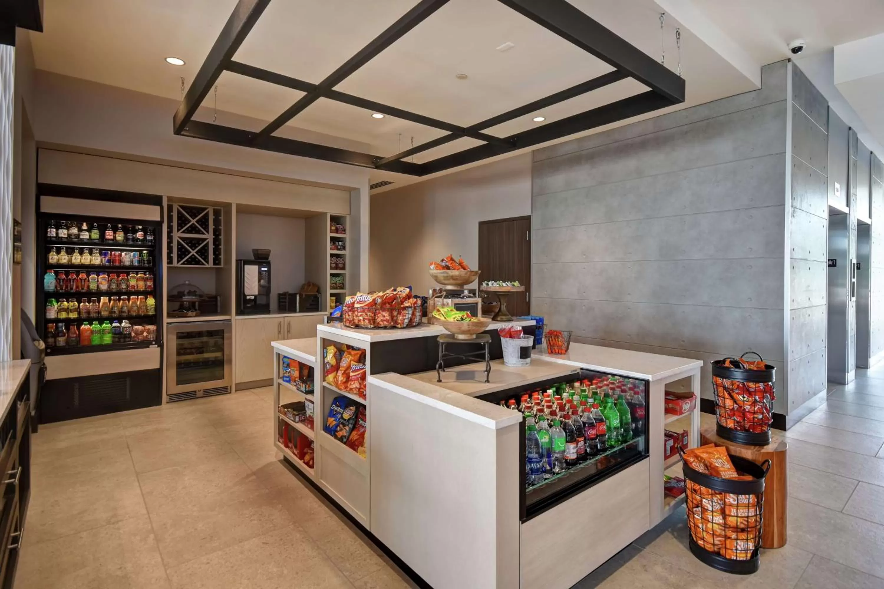 Restaurant/places to eat in Hilton Garden Inn Lansing West