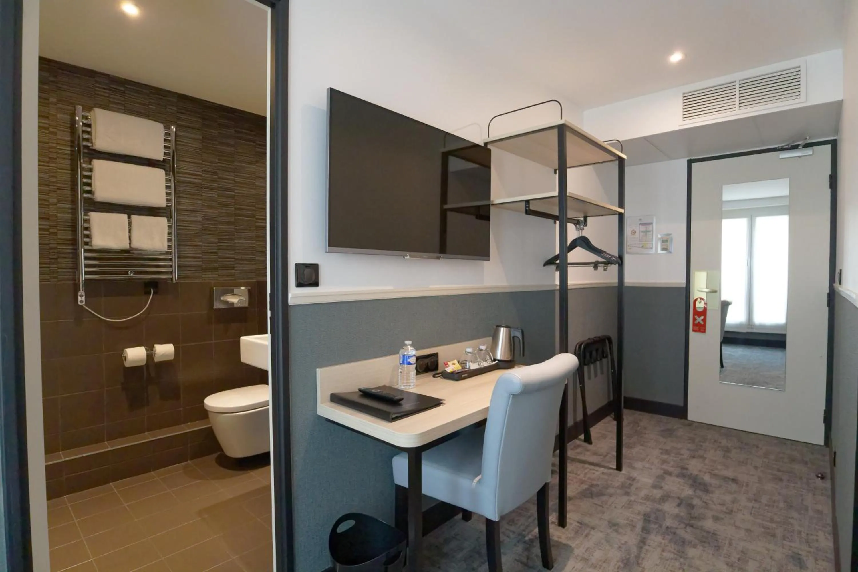 Coffee/tea facilities in Appia La Fayette